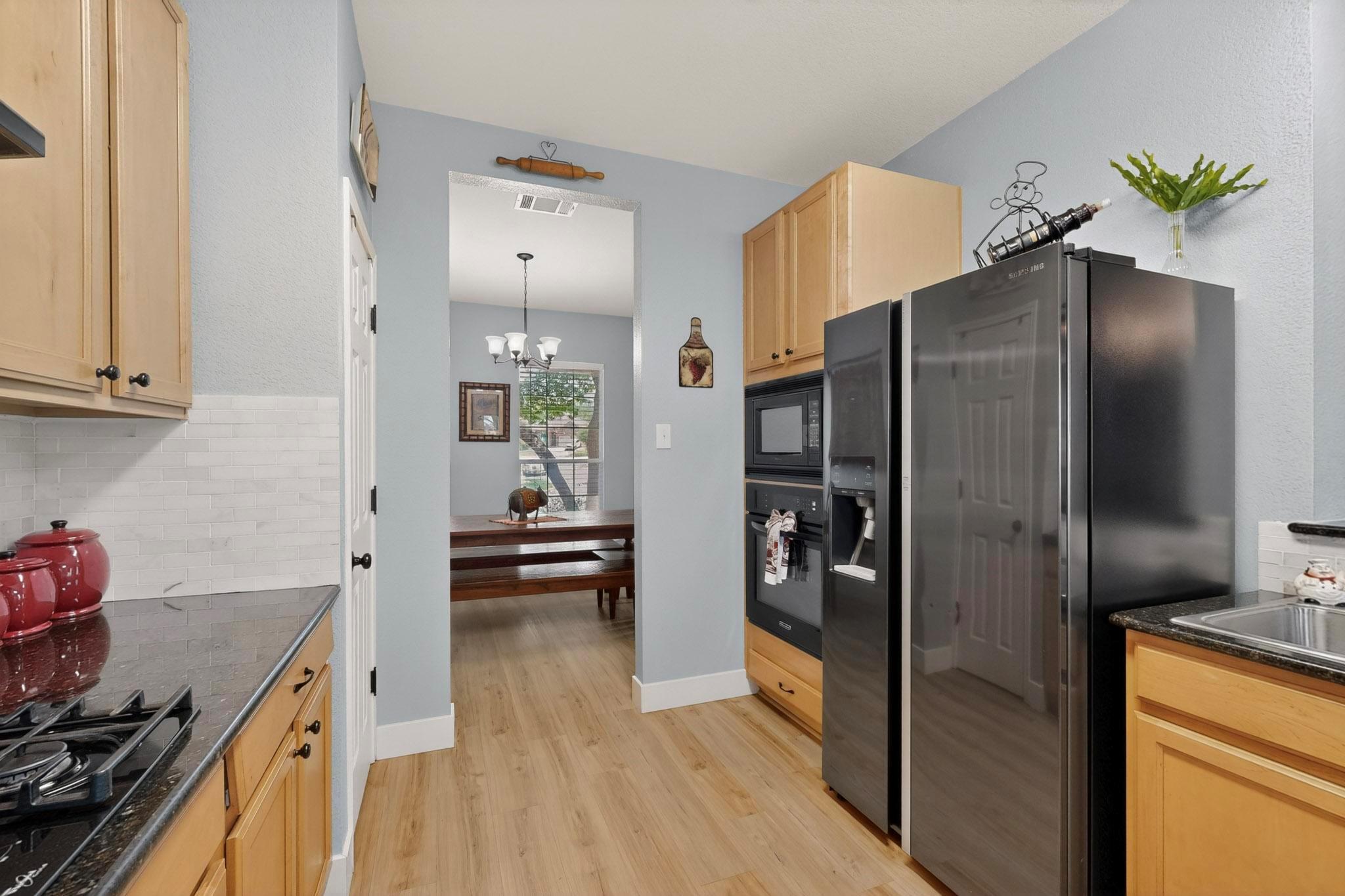 609 Alta Vista Dr, Leander, TX 78641