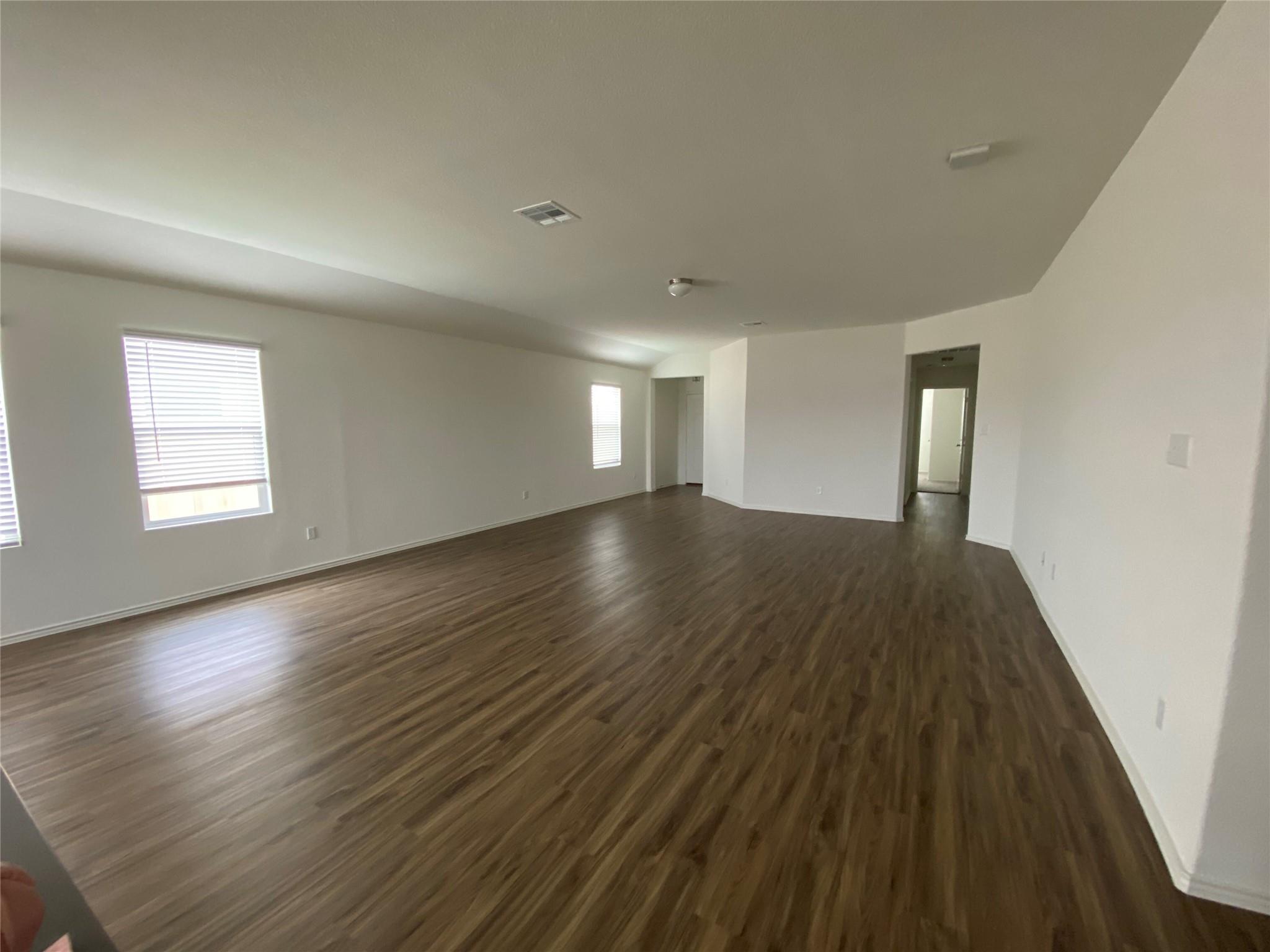 514 Colthorpe Ln, Hutto, TX 78634