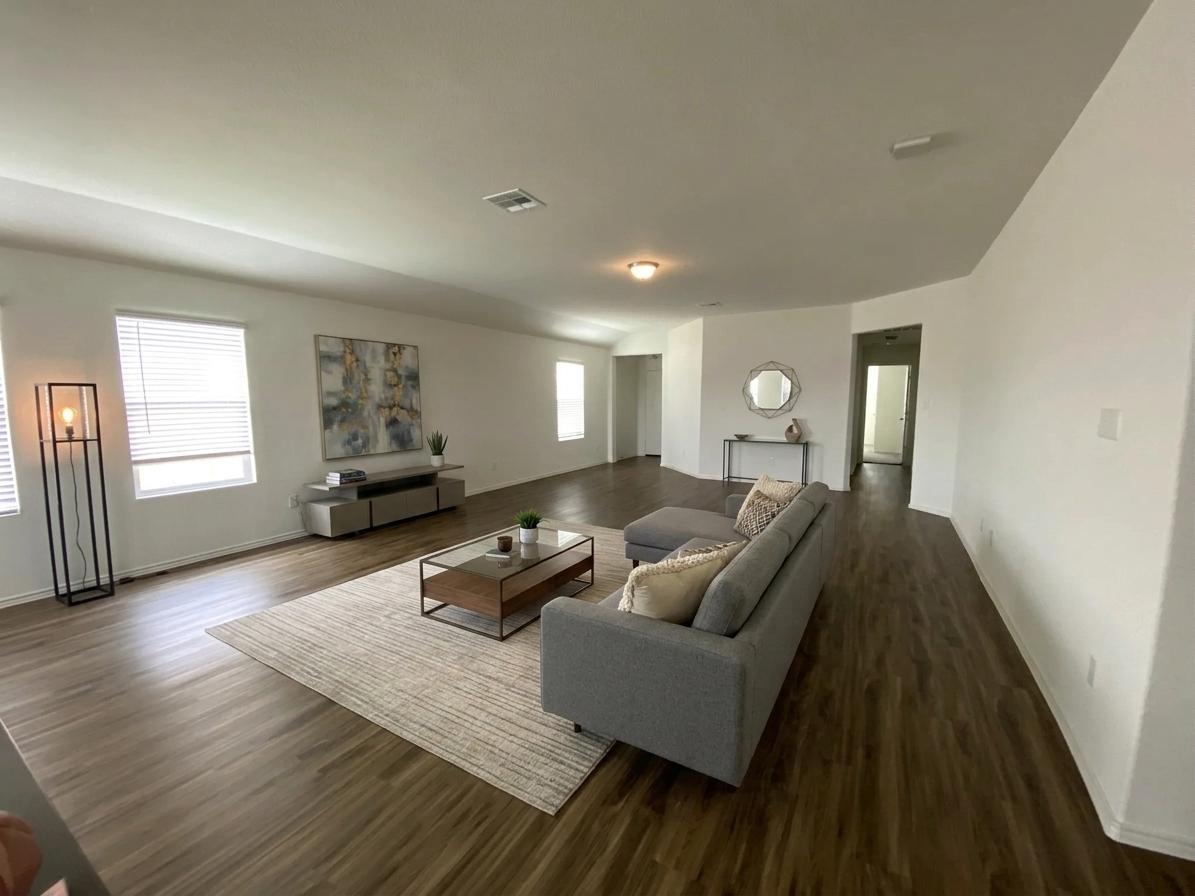 514 Colthorpe Ln, Hutto, TX 78634