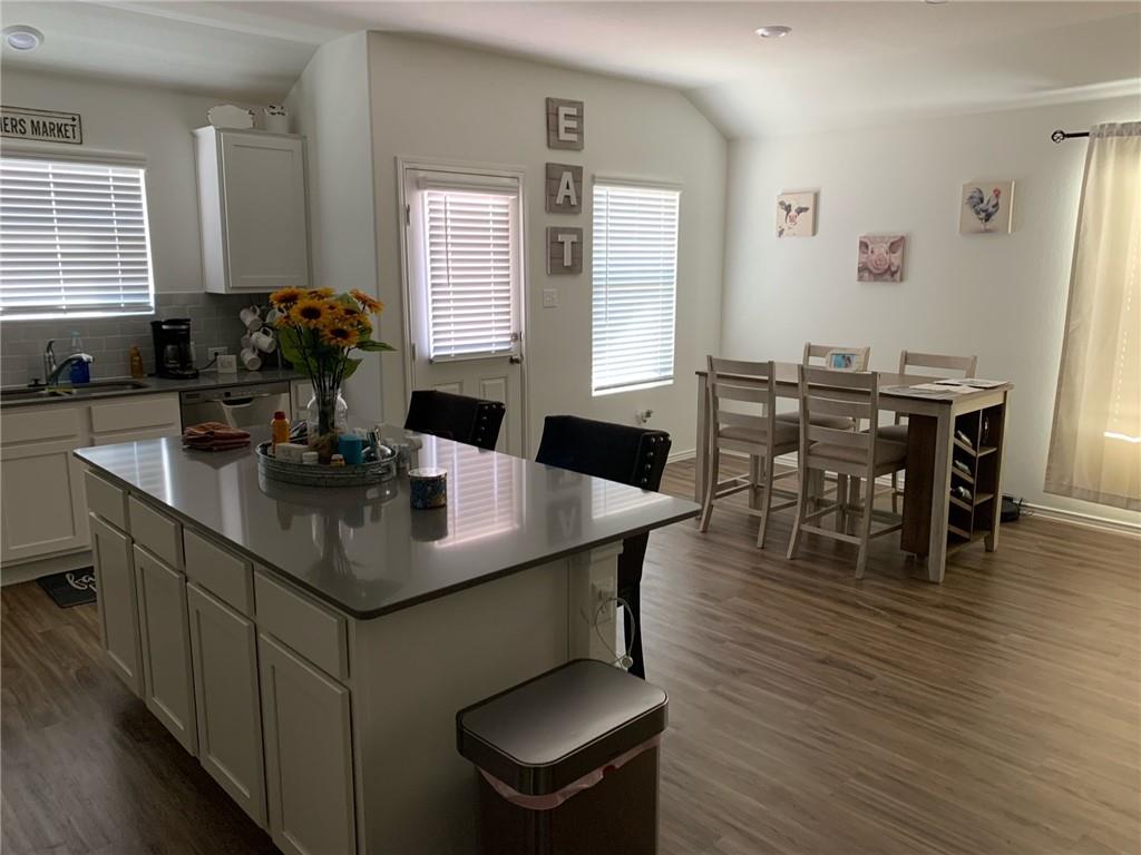 514 Colthorpe Ln, Hutto, TX 78634