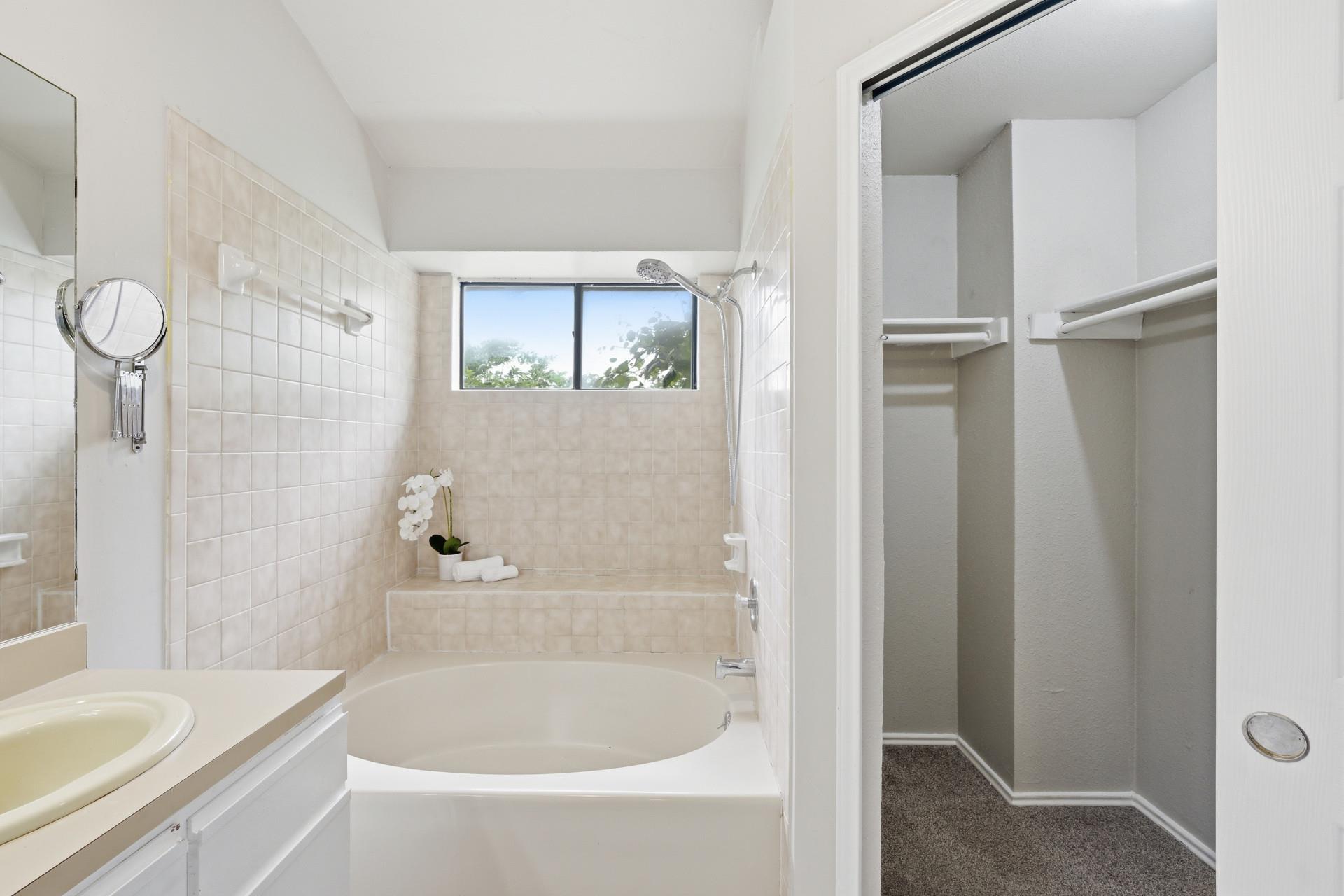 1701 Hunters Trl, Round Rock, TX 78681