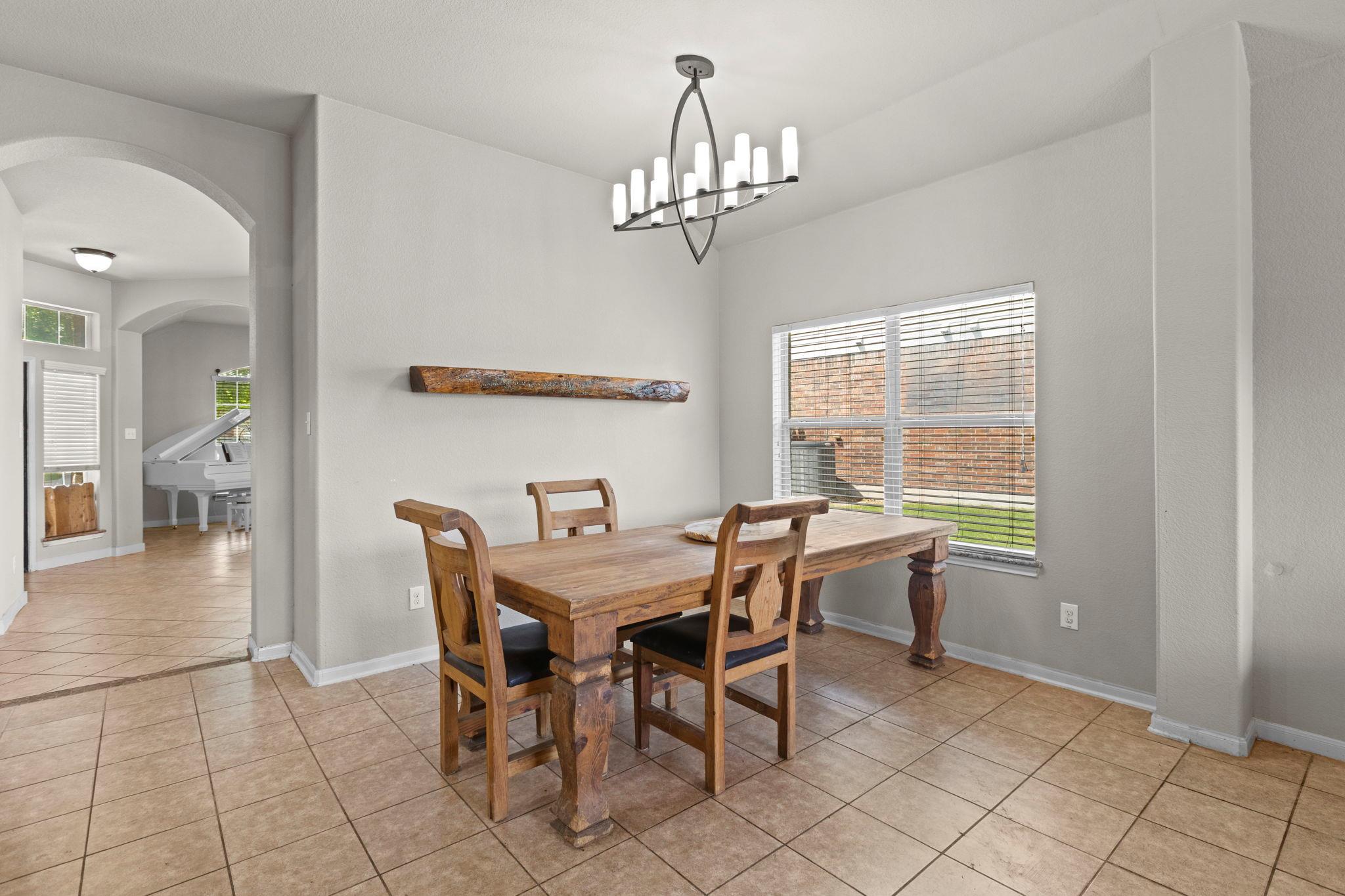 317 Cockrill St, Hutto, TX 78634