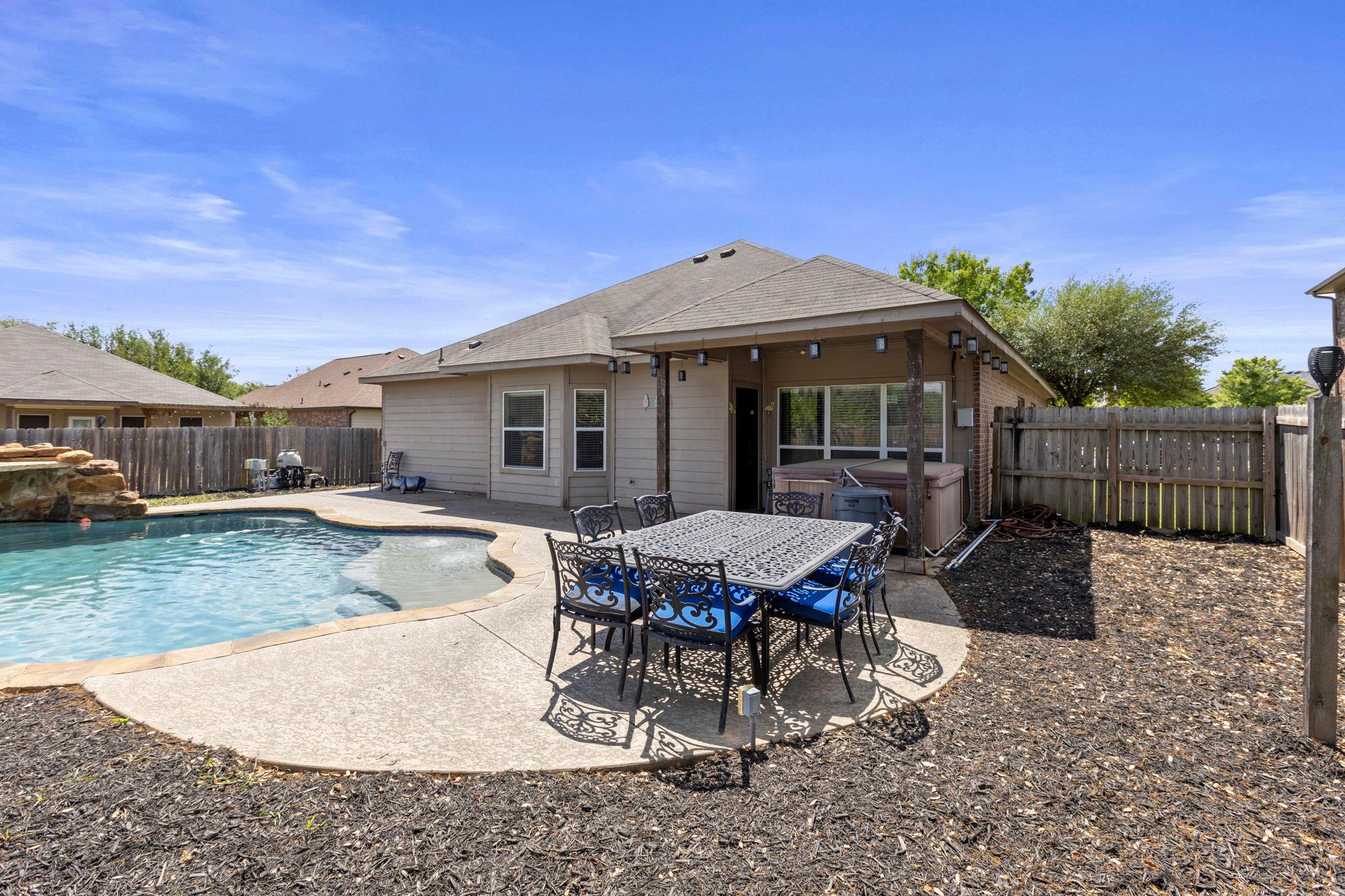 317 Cockrill St, Hutto, TX 78634