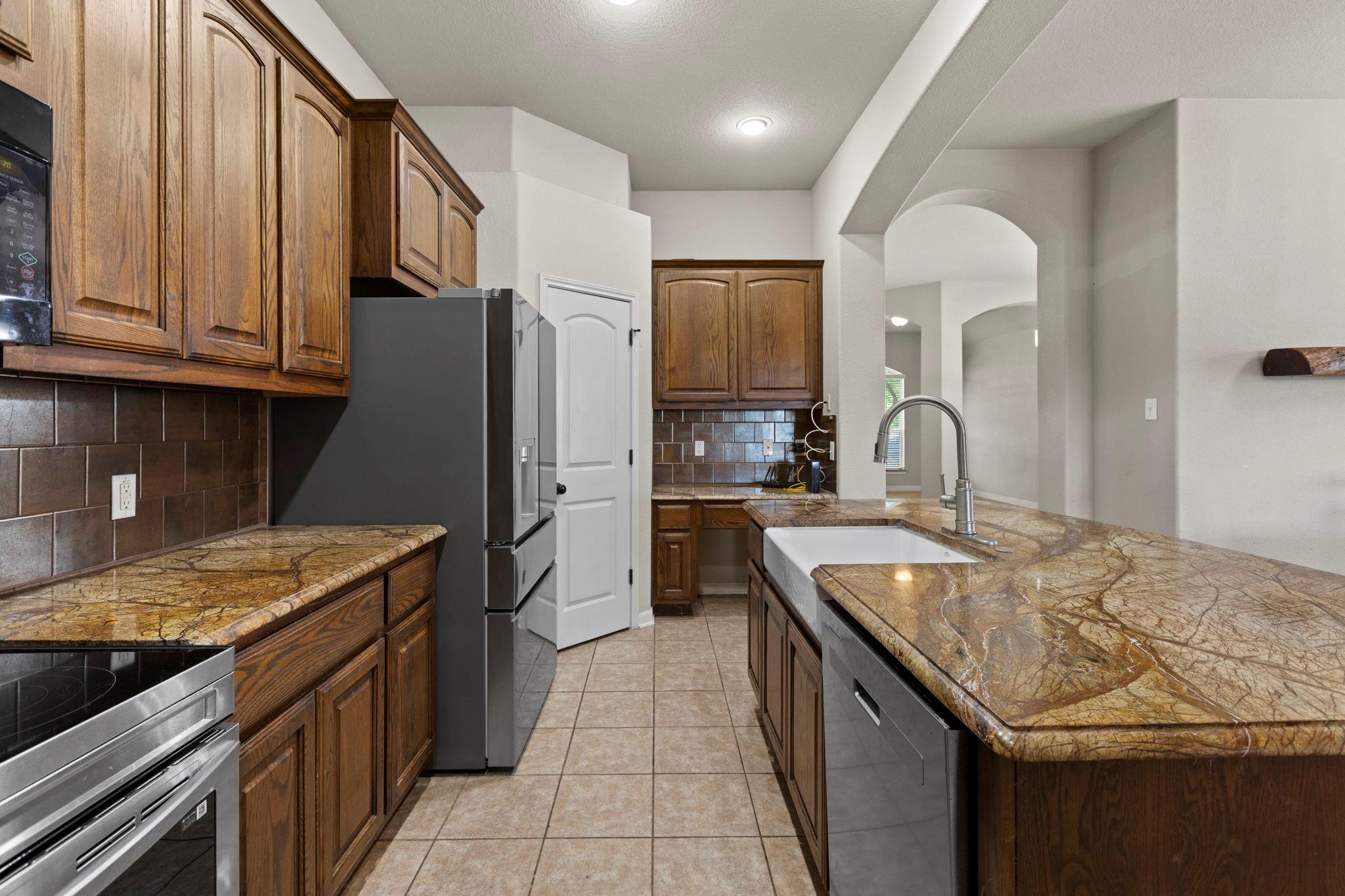 317 Cockrill St, Hutto, TX 78634