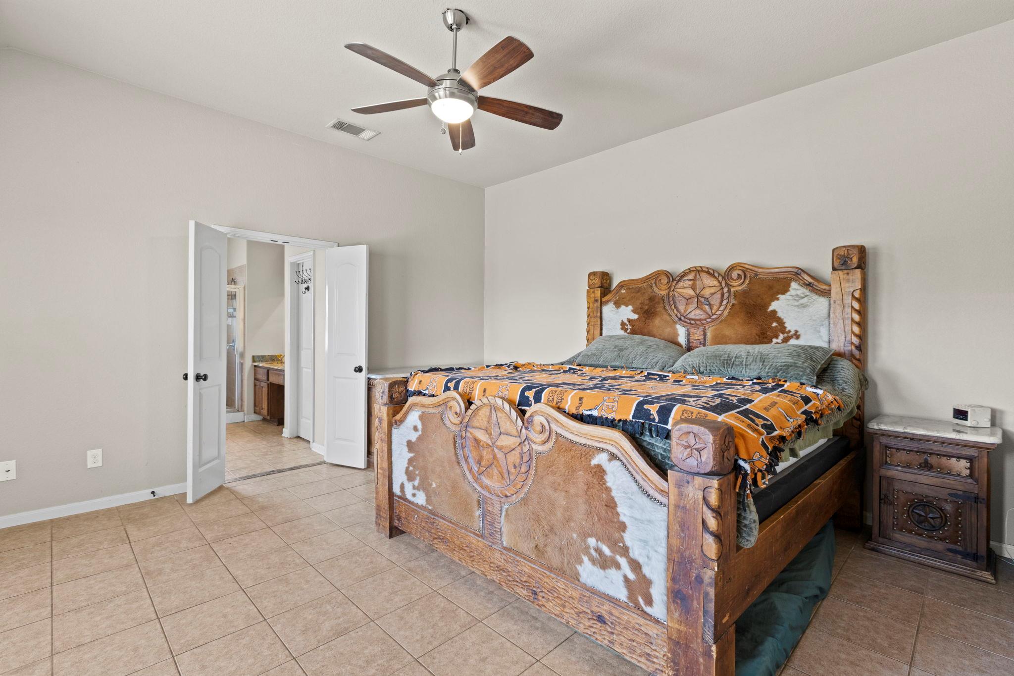 317 Cockrill St, Hutto, TX 78634