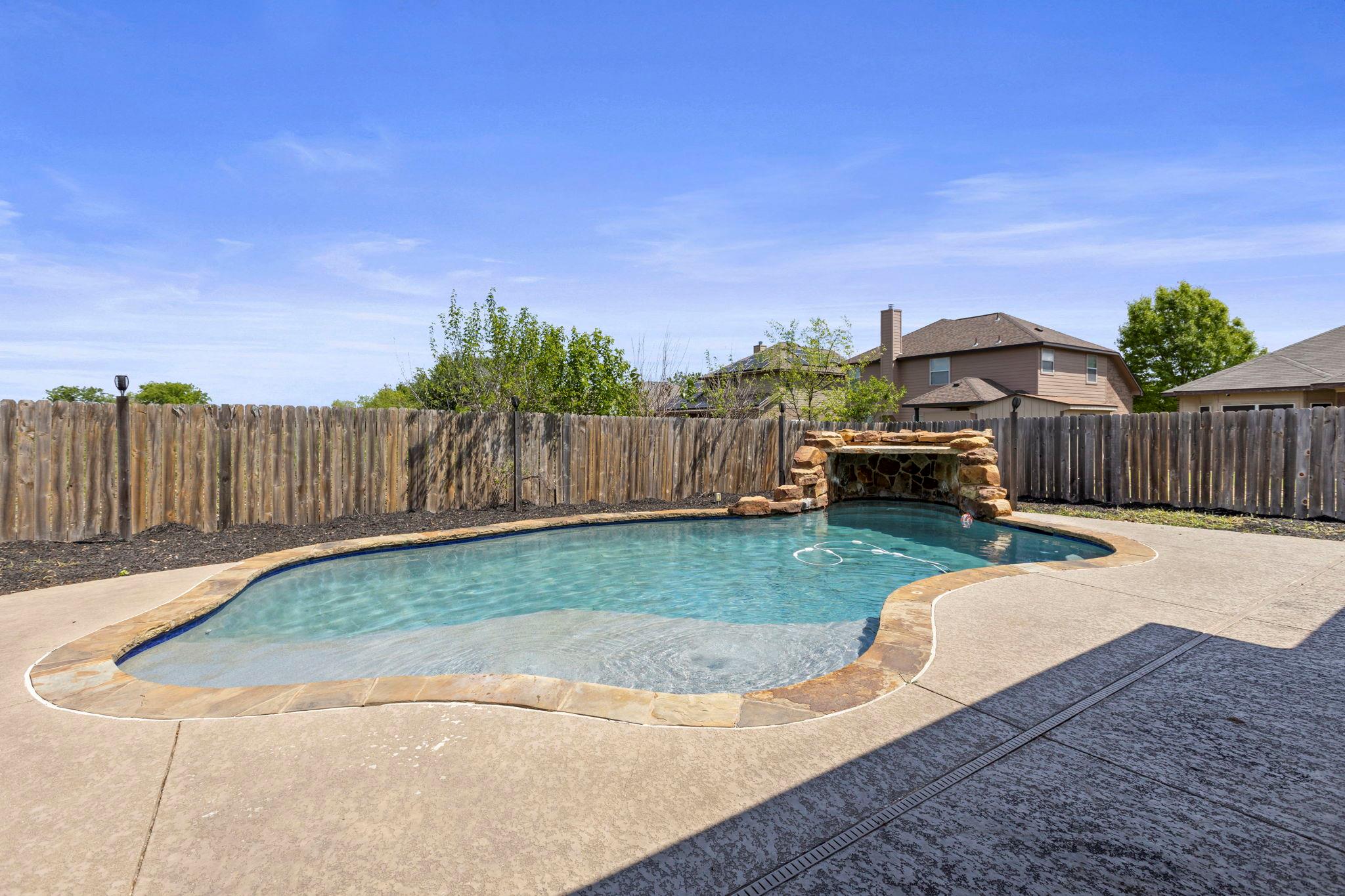 317 Cockrill St, Hutto, TX 78634