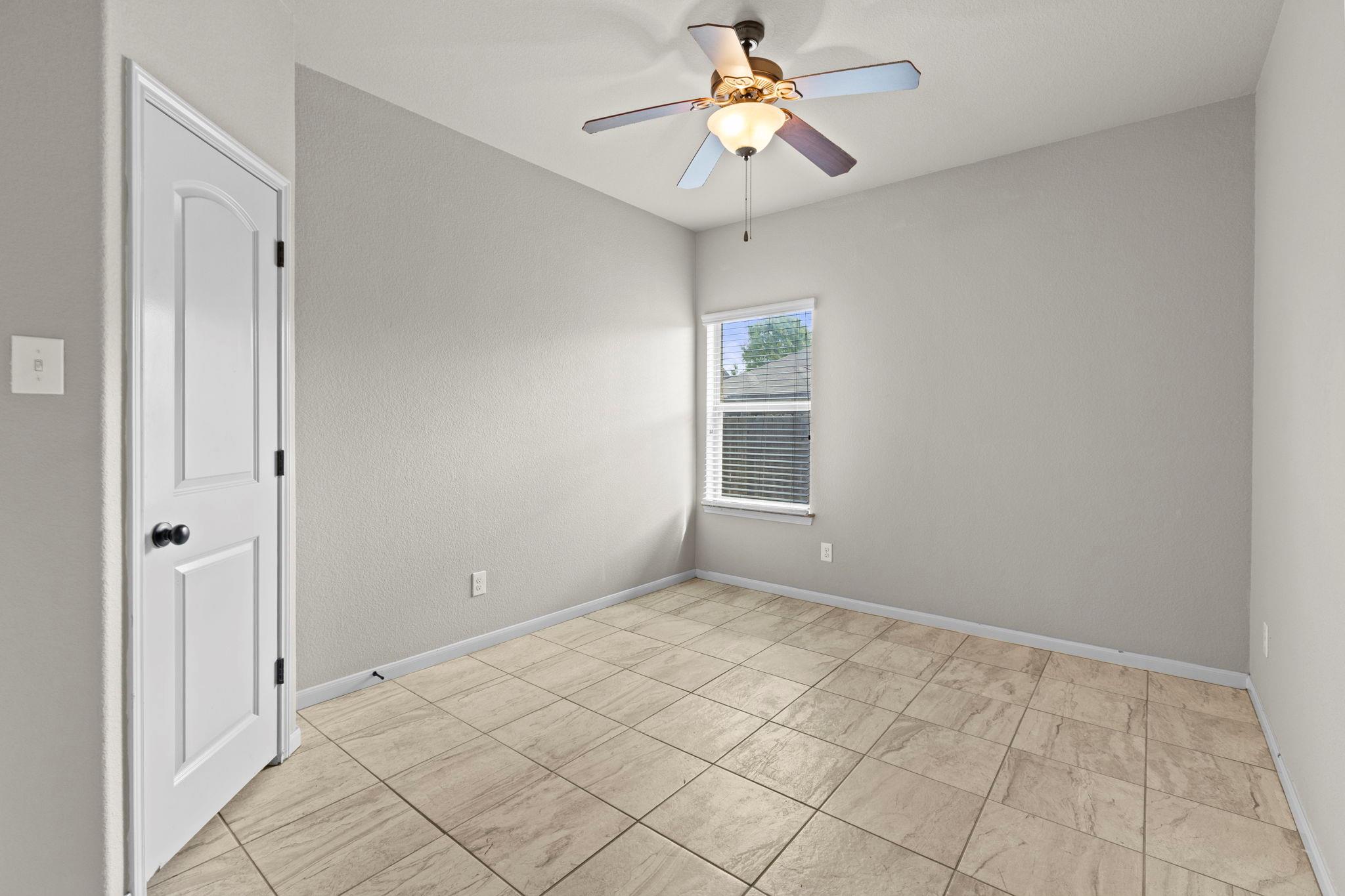 317 Cockrill St, Hutto, TX 78634