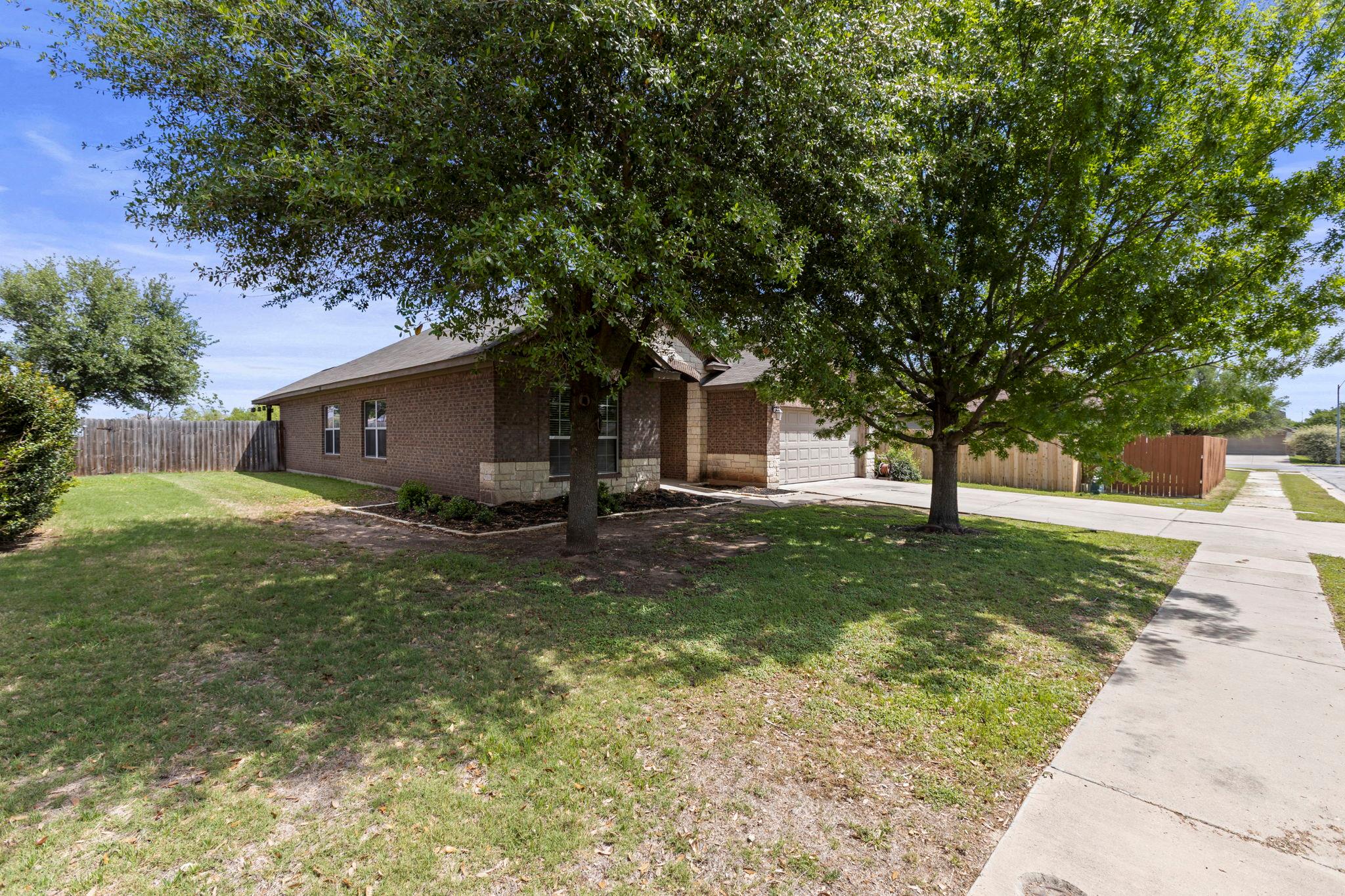 317 Cockrill St, Hutto, TX 78634
