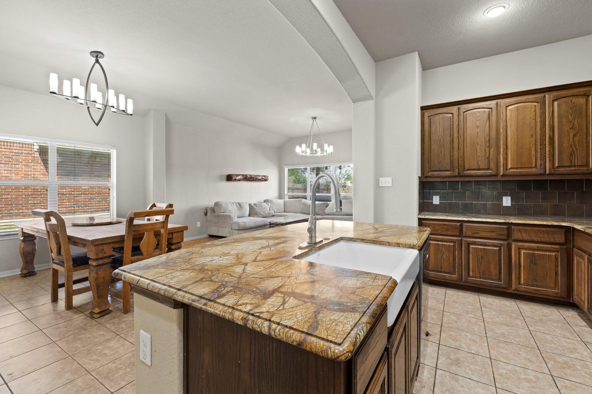 317 Cockrill St, Hutto, TX 78634