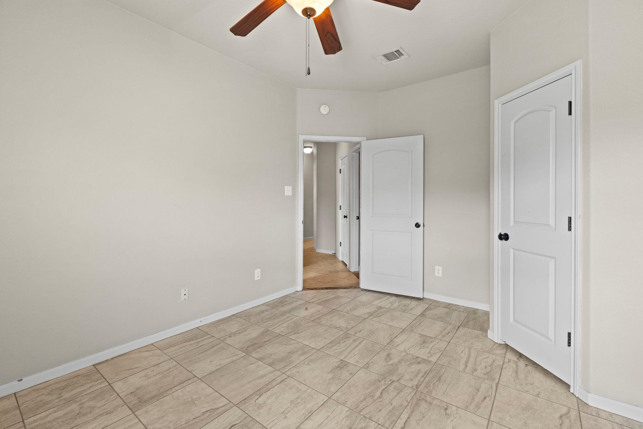 317 Cockrill St, Hutto, TX 78634