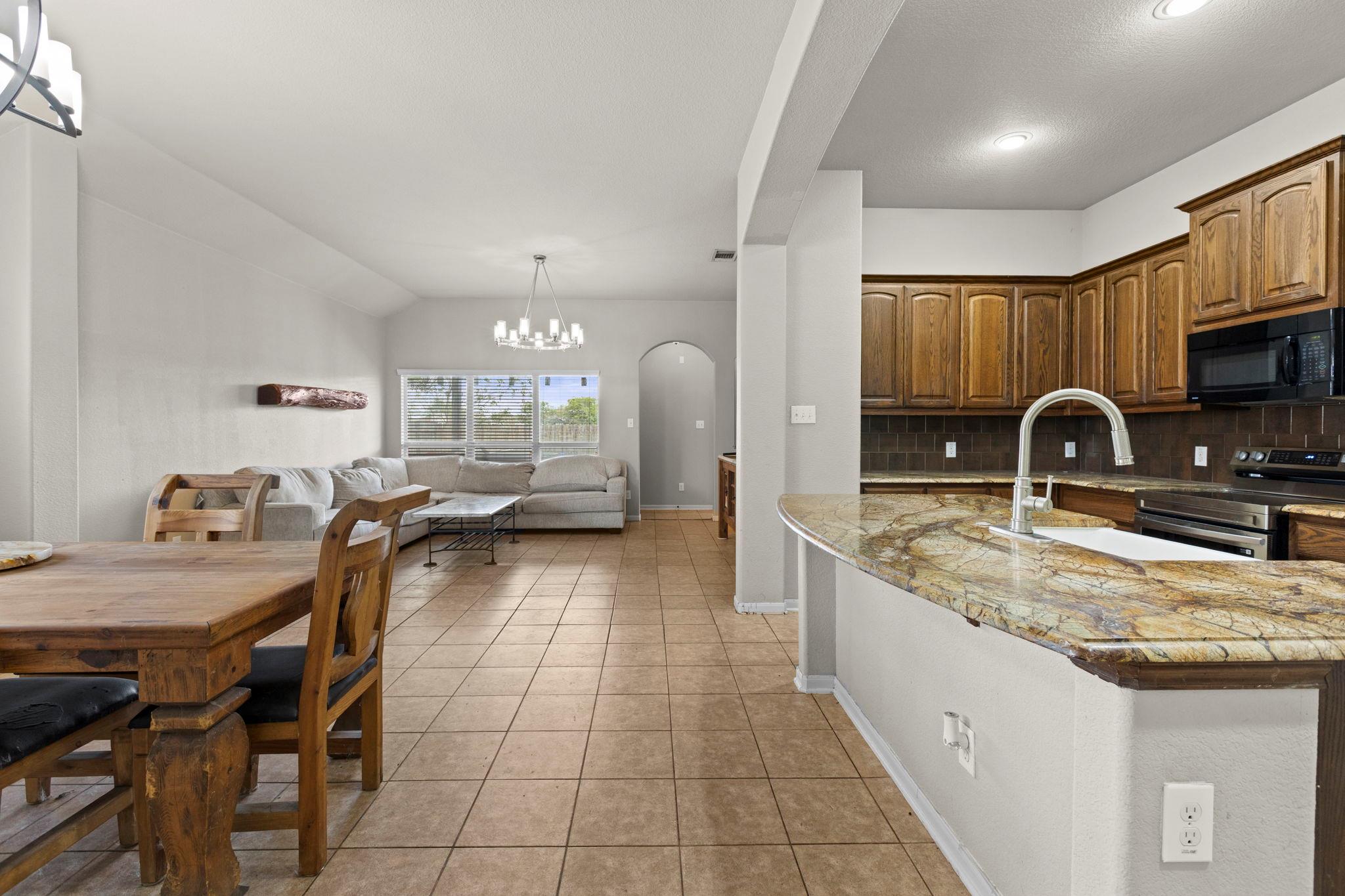 317 Cockrill St, Hutto, TX 78634