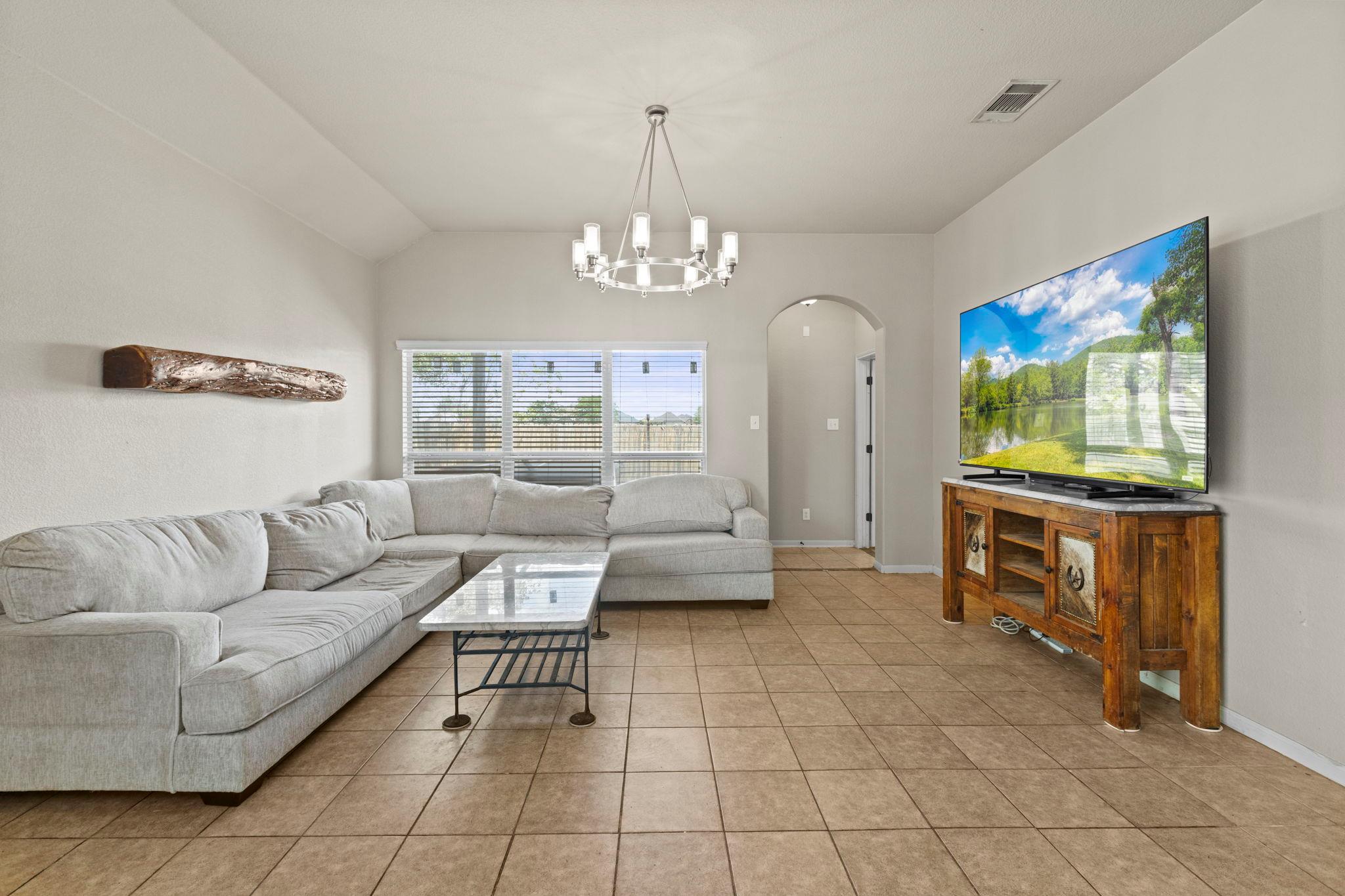 317 Cockrill St, Hutto, TX 78634