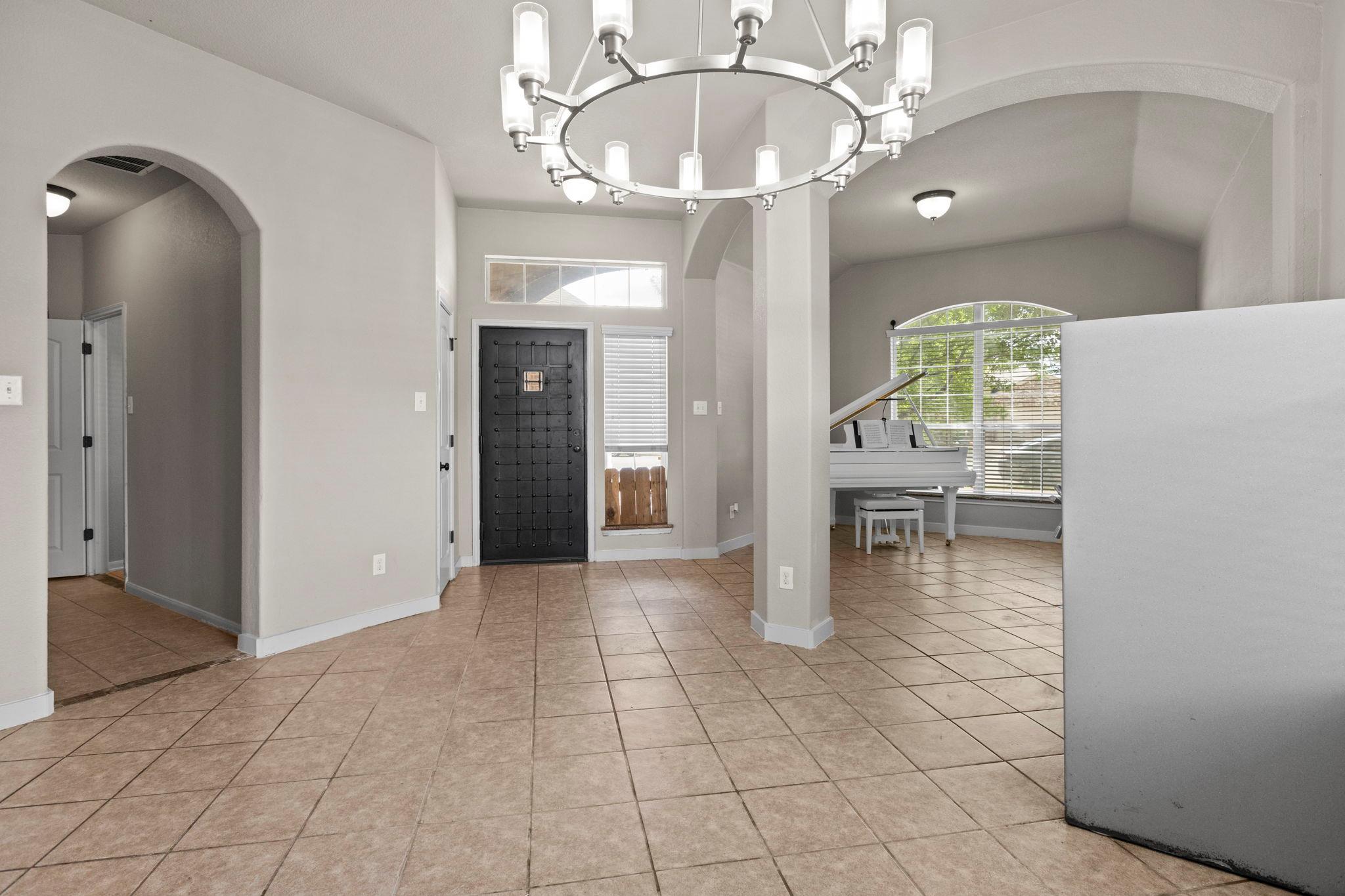 317 Cockrill St, Hutto, TX 78634