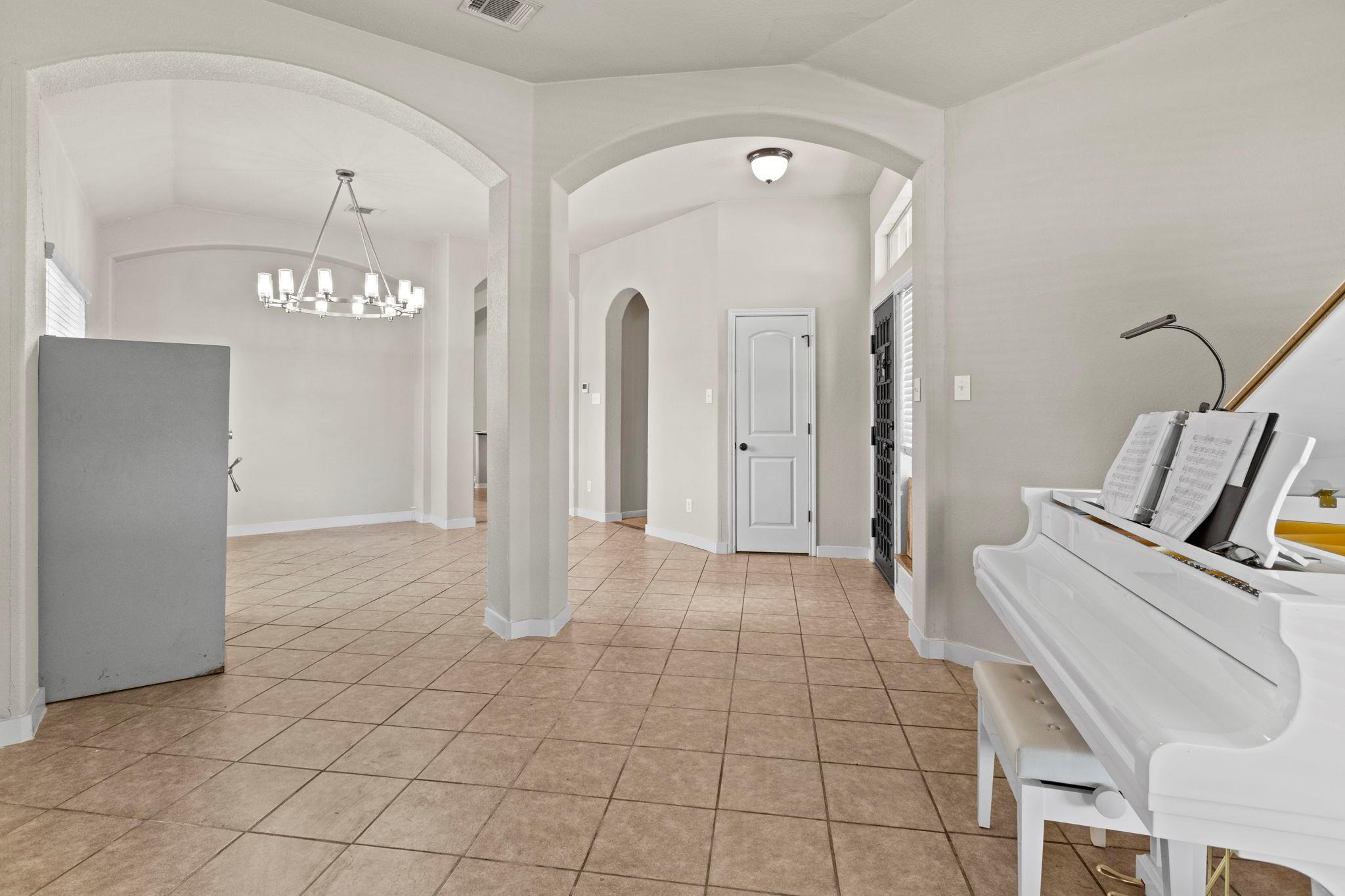 317 Cockrill St, Hutto, TX 78634