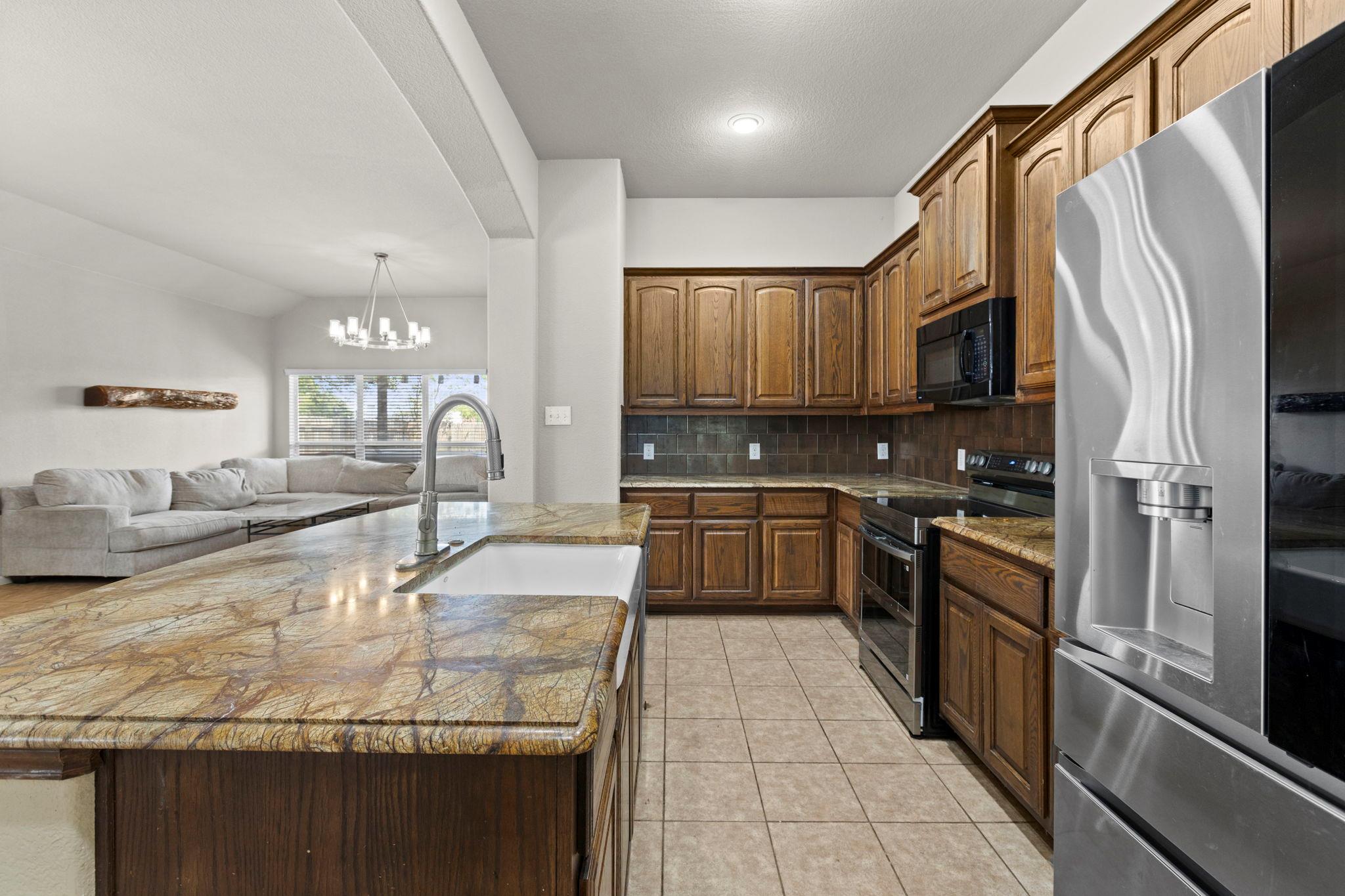 317 Cockrill St, Hutto, TX 78634