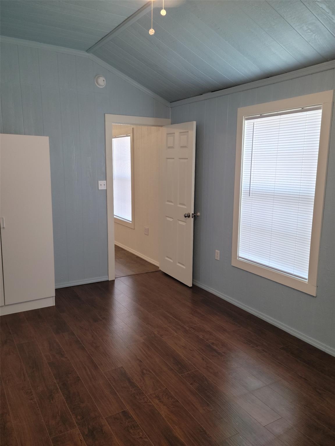 1102 Toledo St, Seadrift, TX 77983