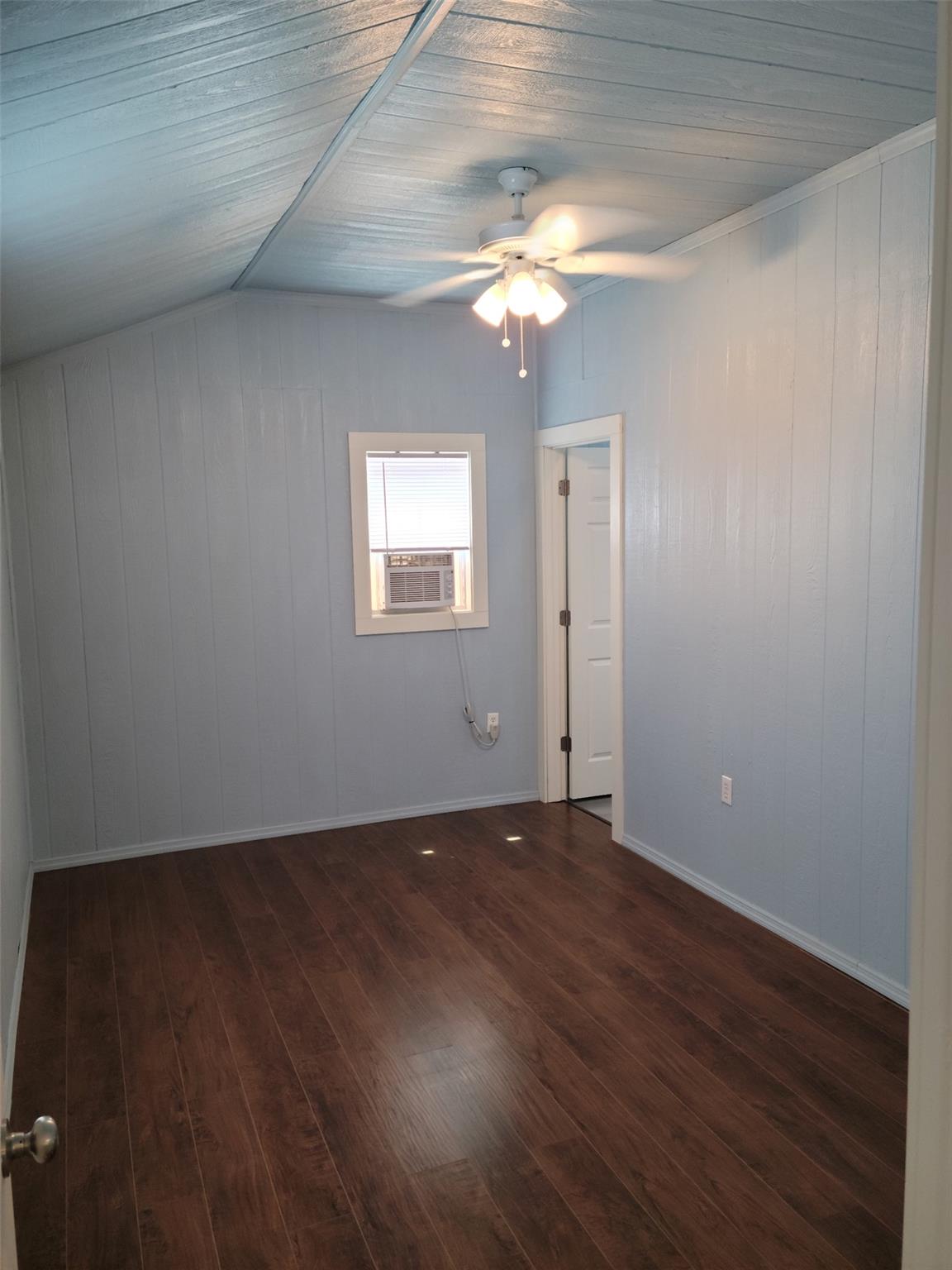 1102 Toledo St, Seadrift, TX 77983