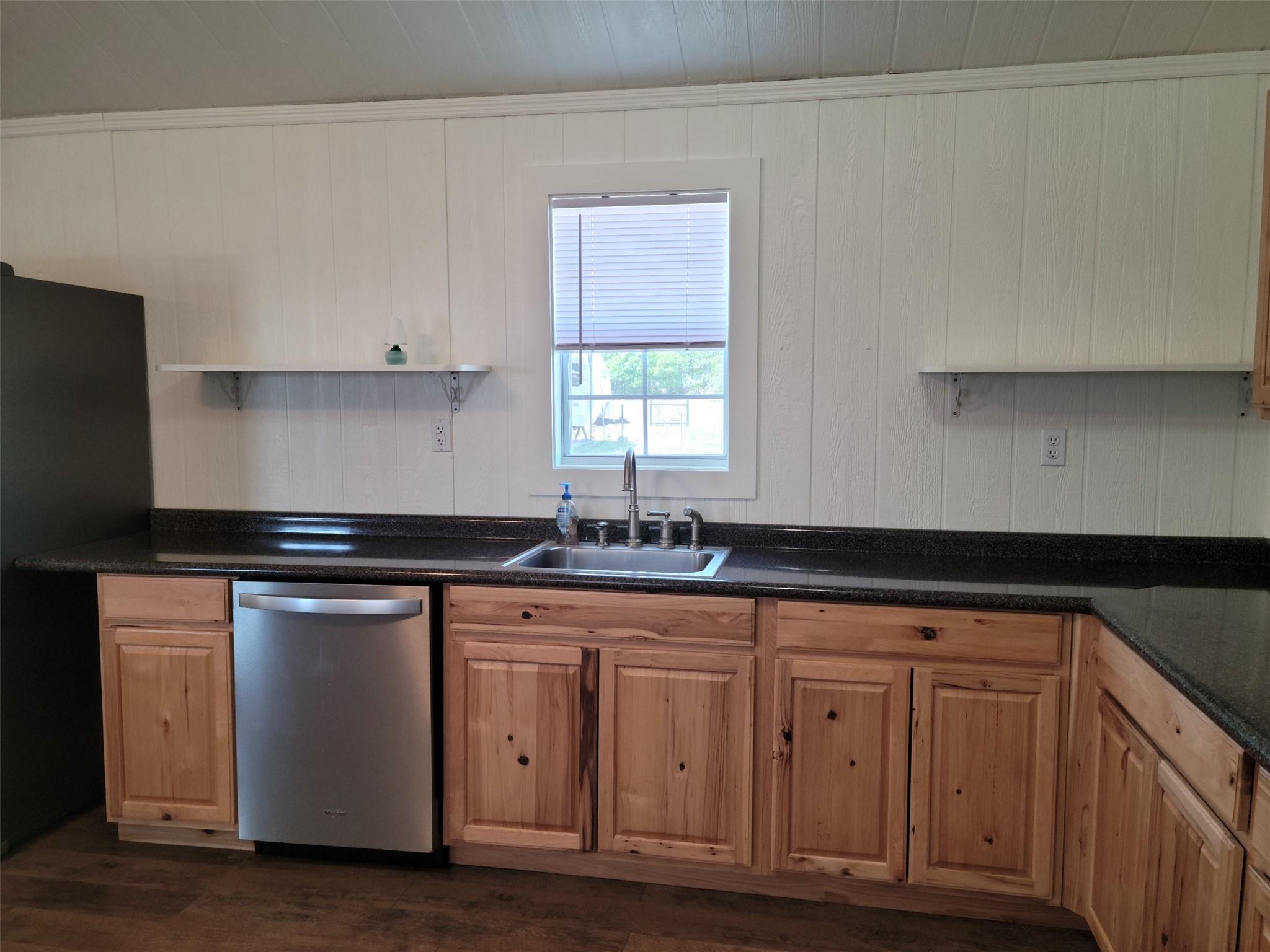 1102 Toledo St, Seadrift, TX 77983