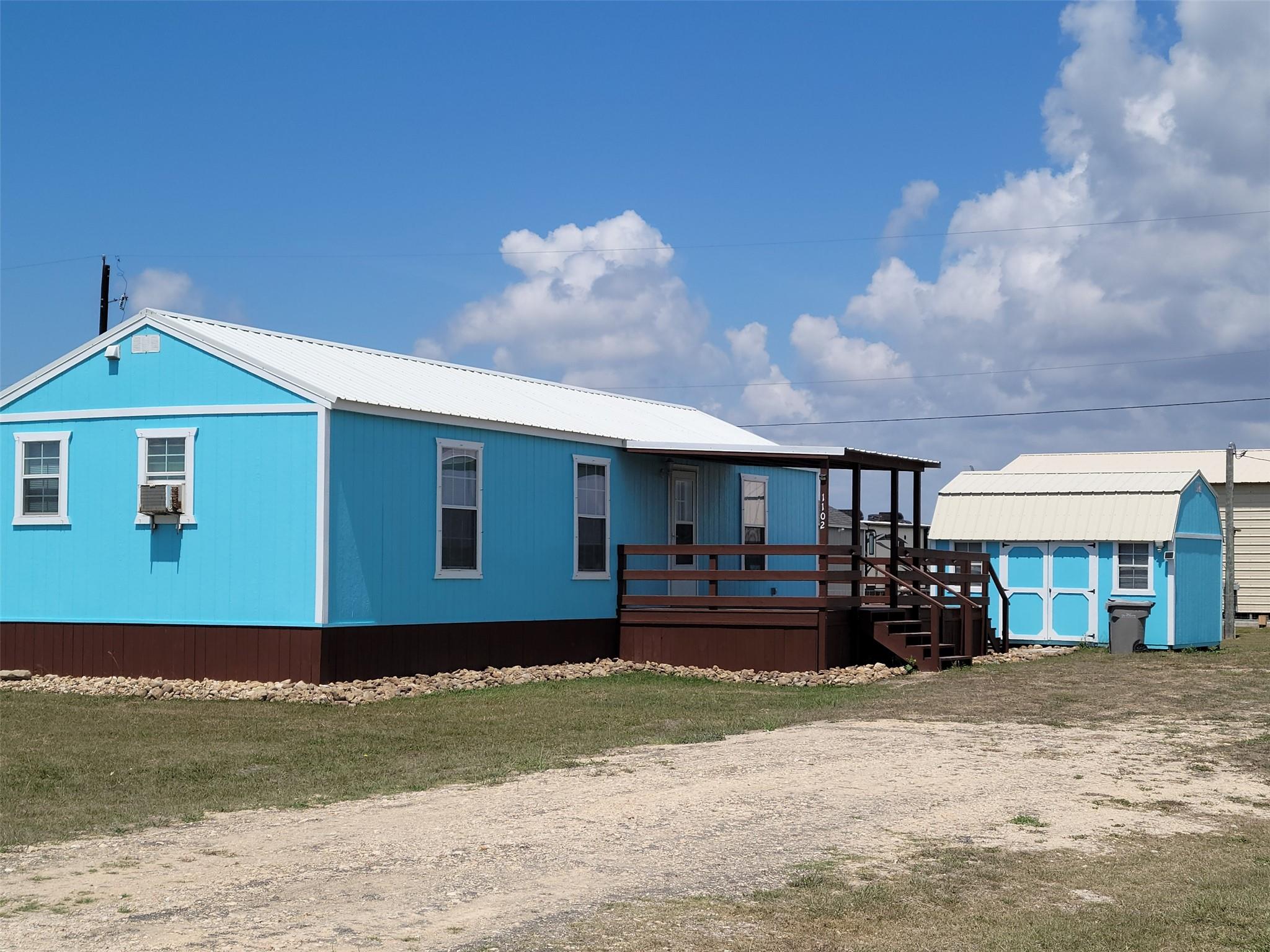 1102 Toledo St, Seadrift, TX 77983