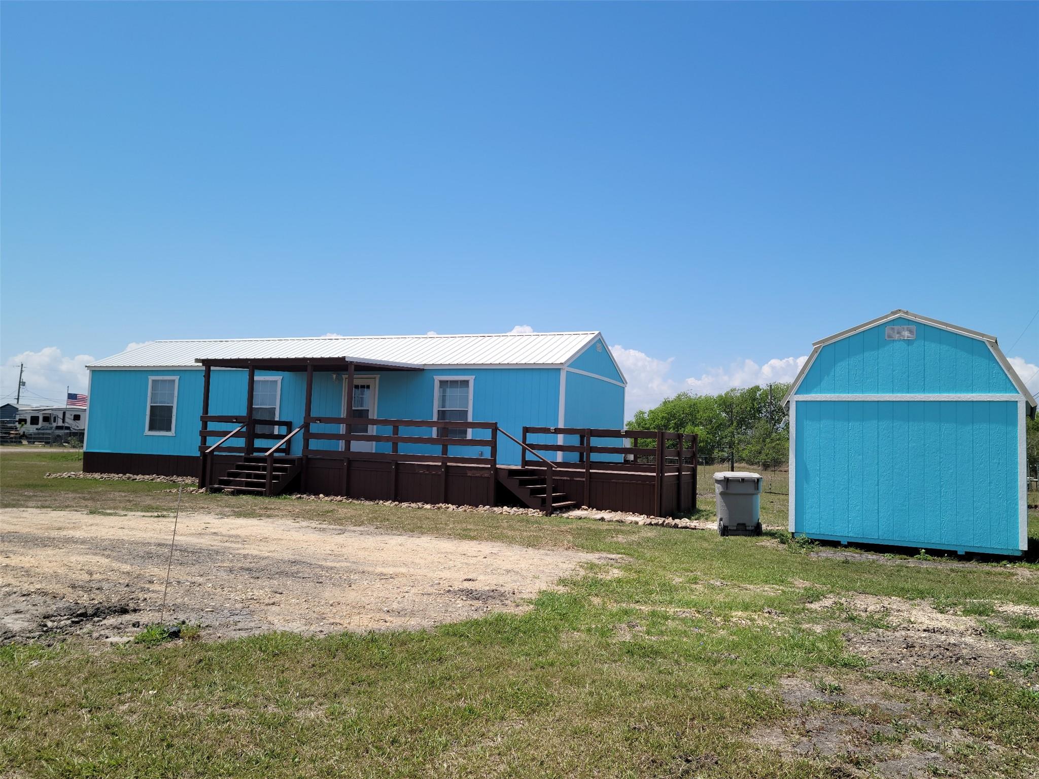 1102 Toledo St, Seadrift, TX 77983