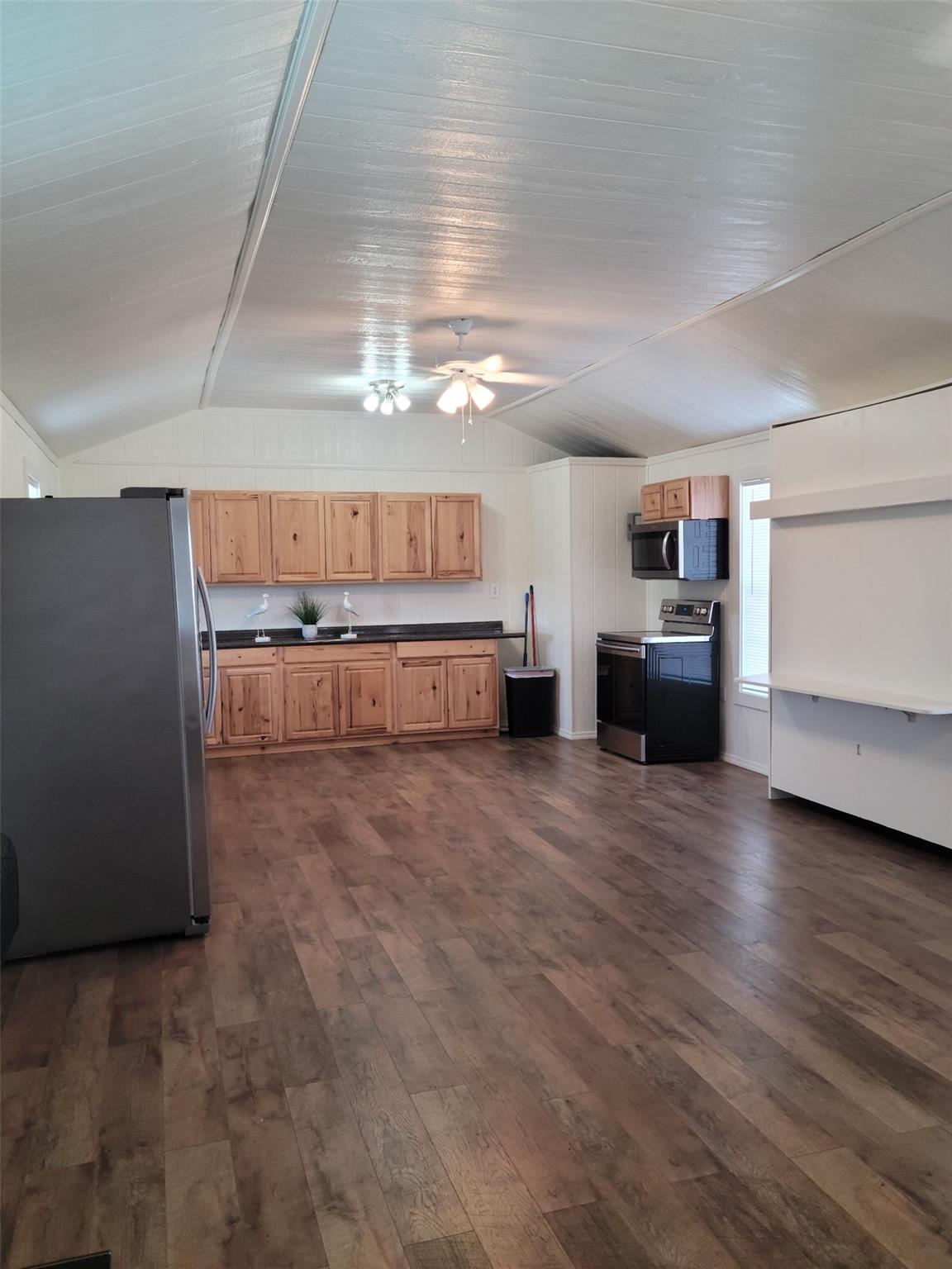 1102 Toledo St, Seadrift, TX 77983