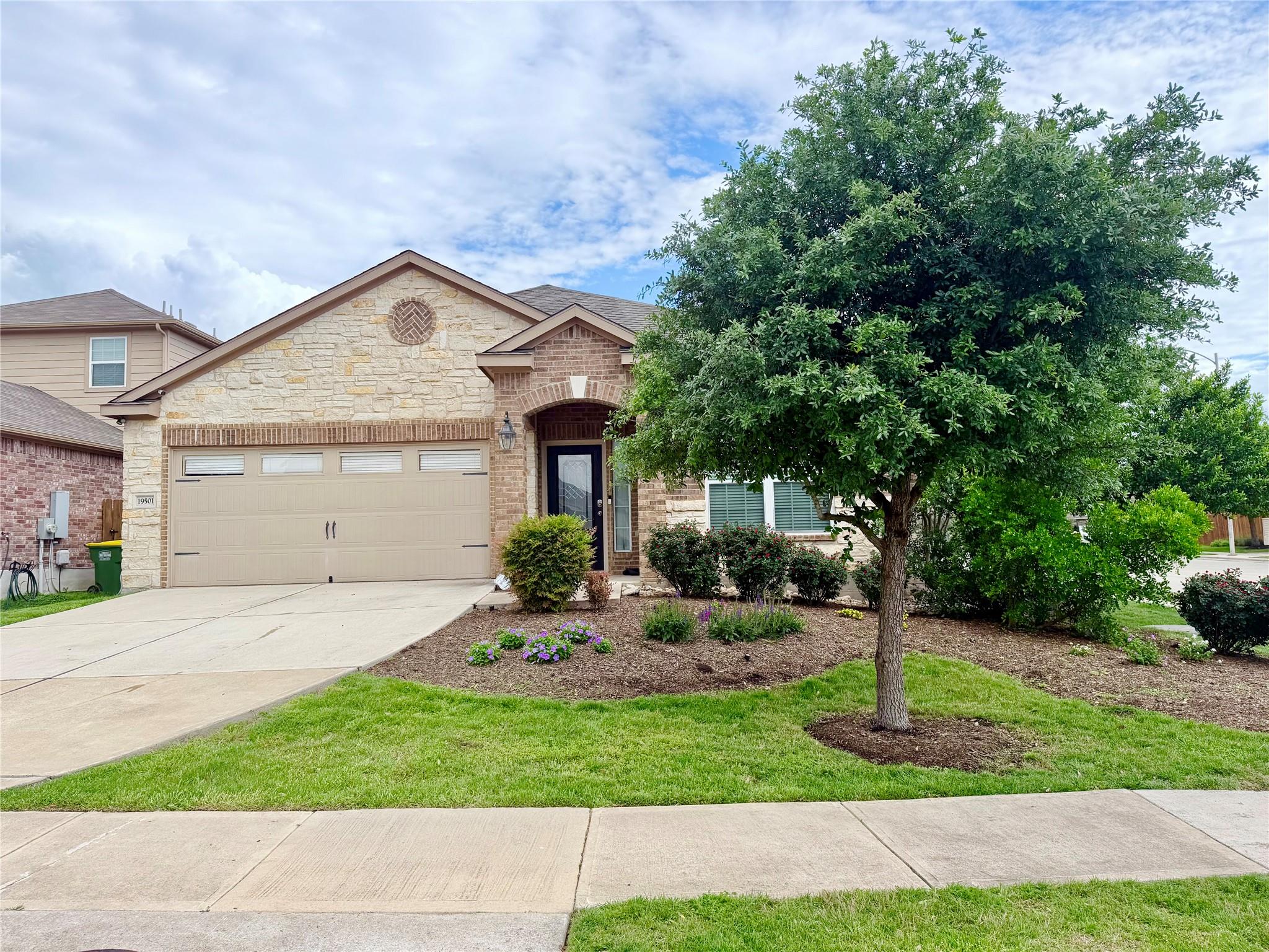 19501 Per Lange Pass, Manor, TX 78653