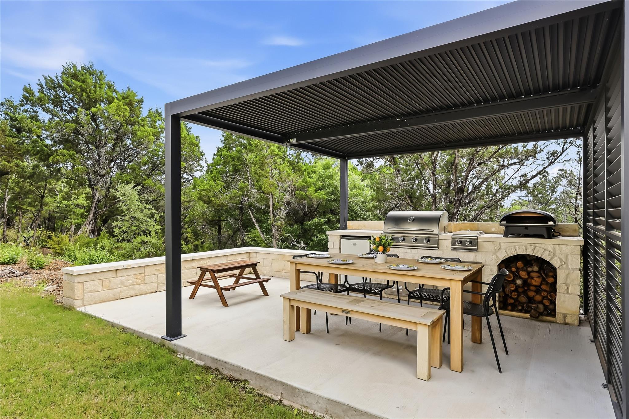 6717 Liberty Grotto Ct, Jonestown, TX 78645