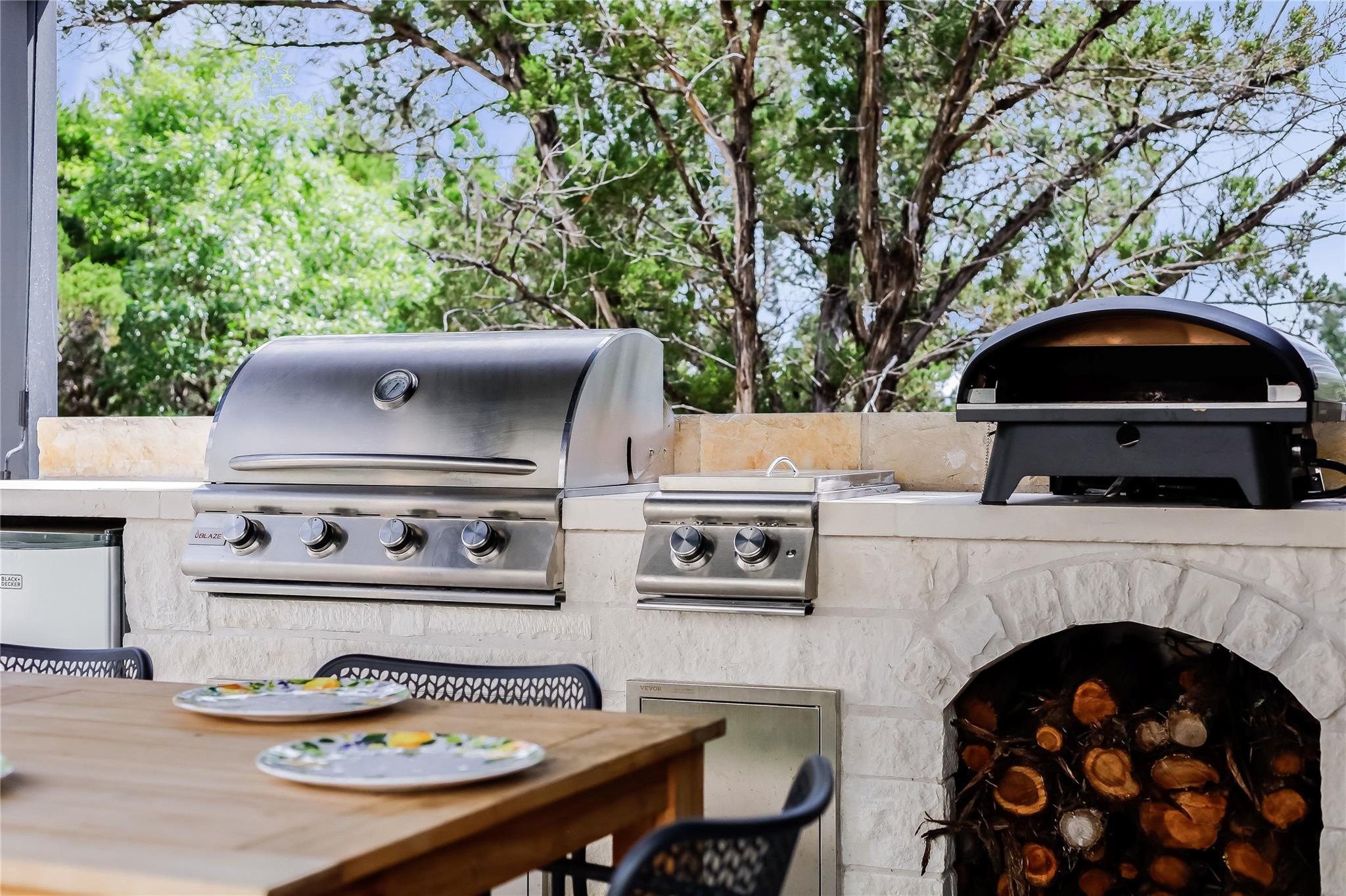 6717 Liberty Grotto Ct, Jonestown, TX 78645