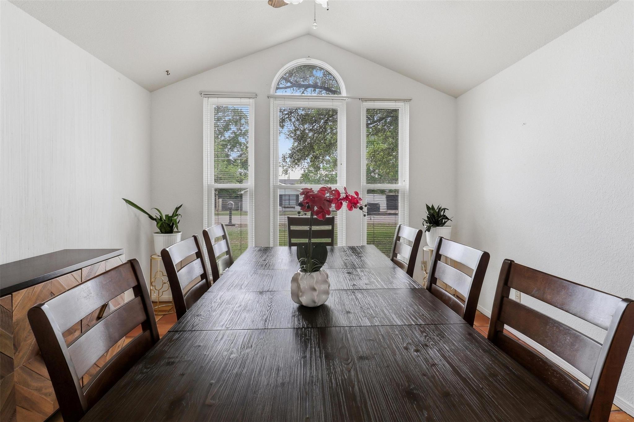 907 Sherman Ave, Marble Falls, TX 78654