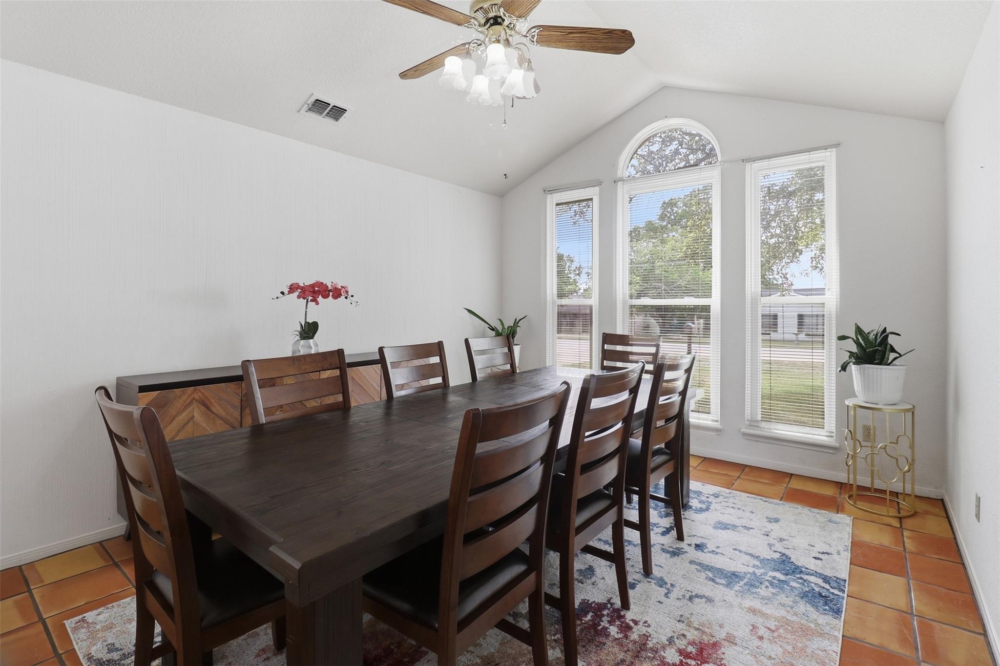 907 Sherman Ave, Marble Falls, TX 78654