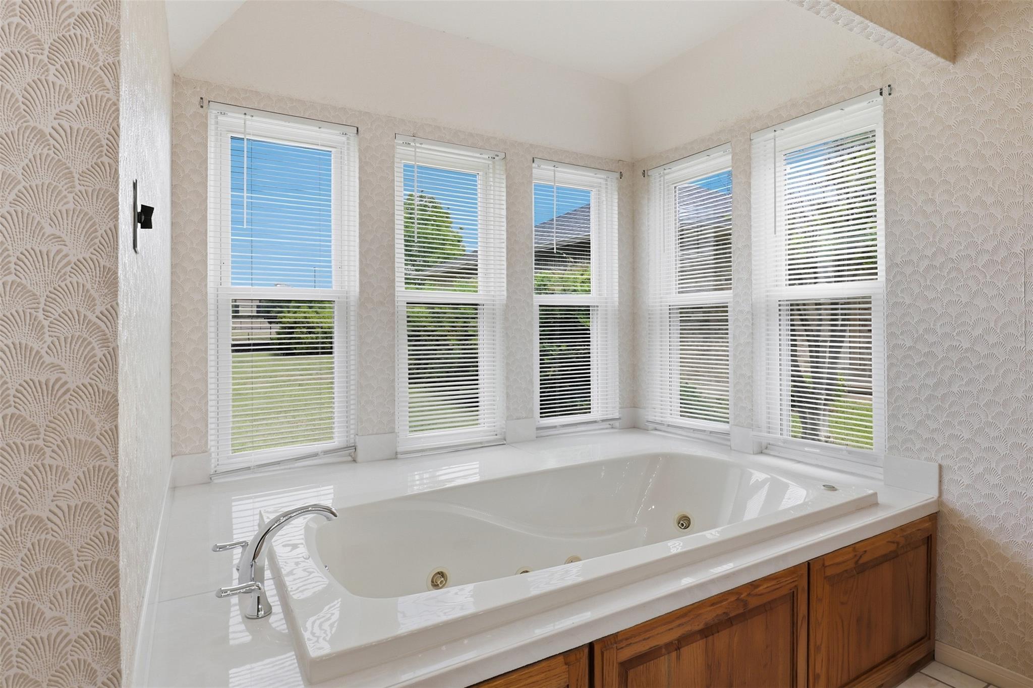 907 Sherman Ave, Marble Falls, TX 78654