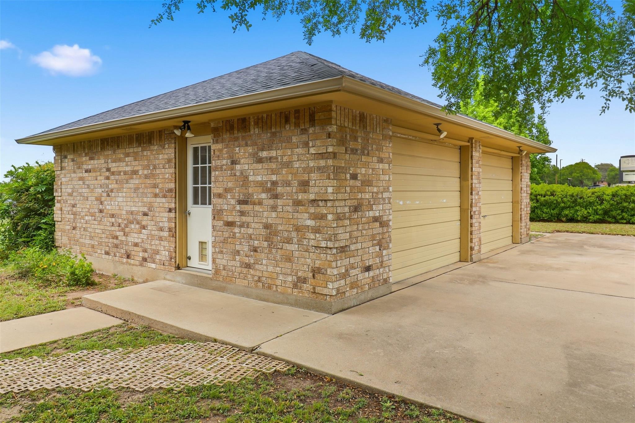 907 Sherman Ave, Marble Falls, TX 78654