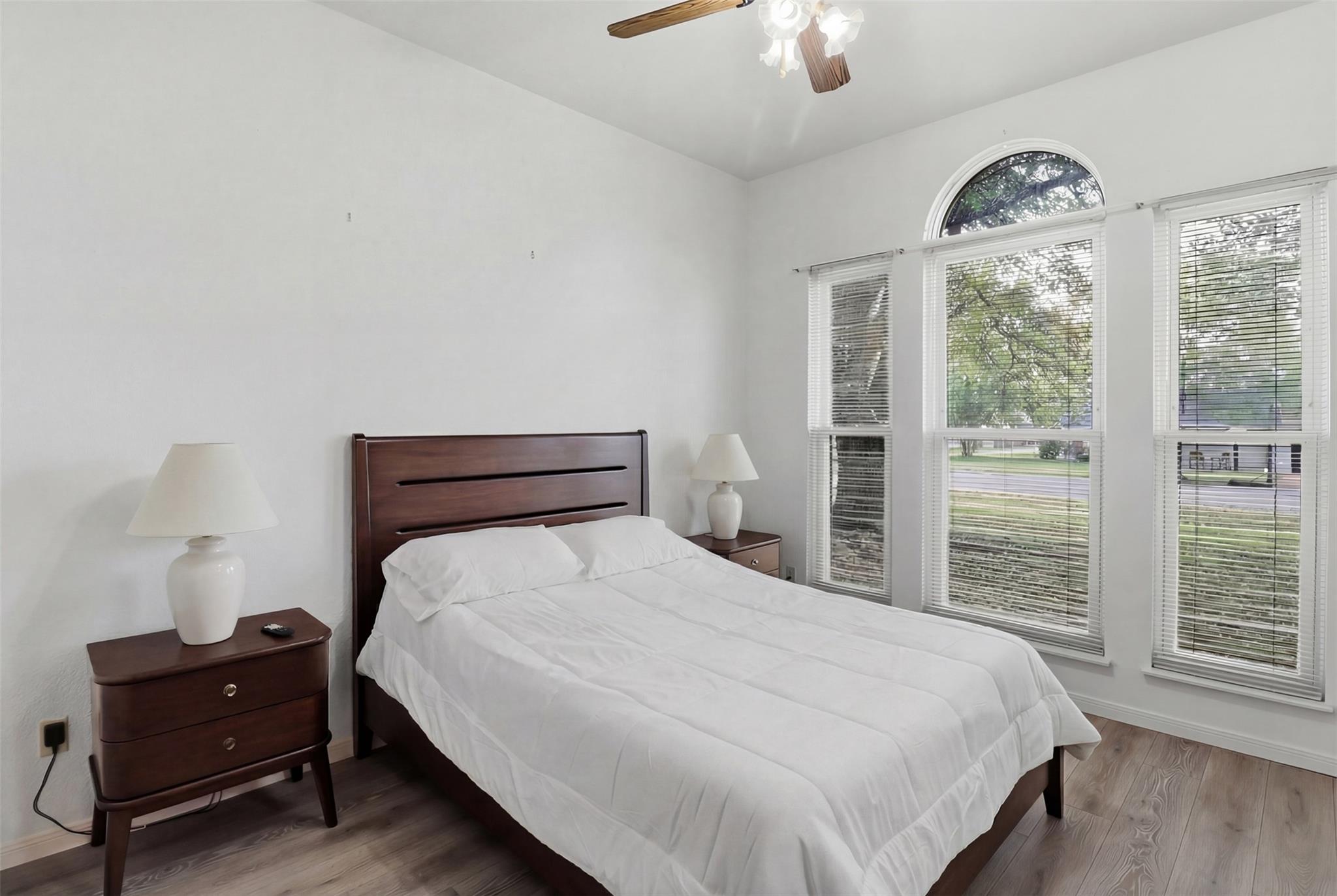 907 Sherman Ave, Marble Falls, TX 78654