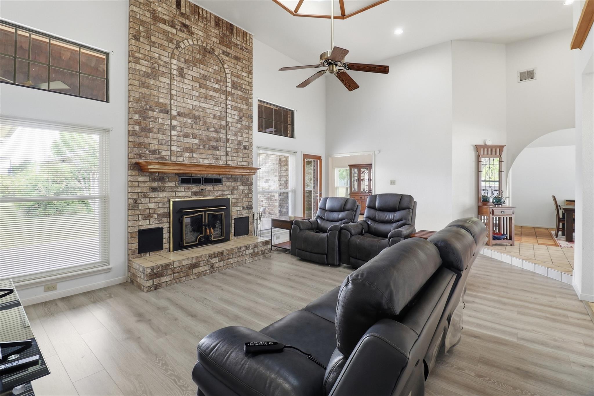 907 Sherman Ave, Marble Falls, TX 78654