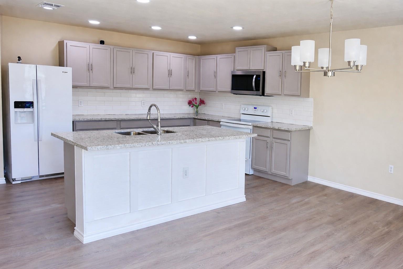 5211 Viewpoint Dr, Austin, TX 78744