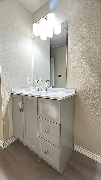 5211 Viewpoint Dr, Austin, TX 78744