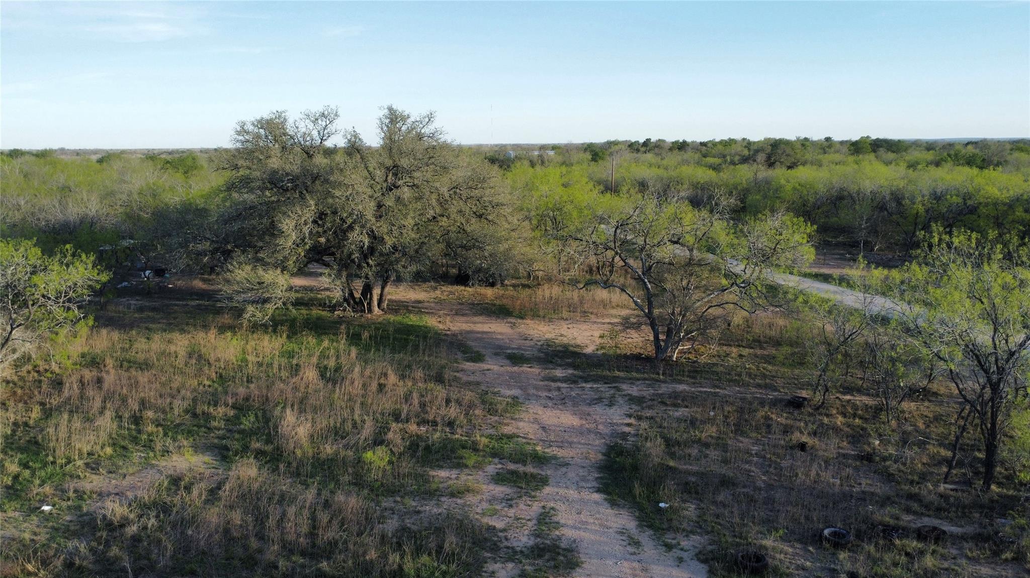 2209 Callihan Rd, Luling, TX 78648