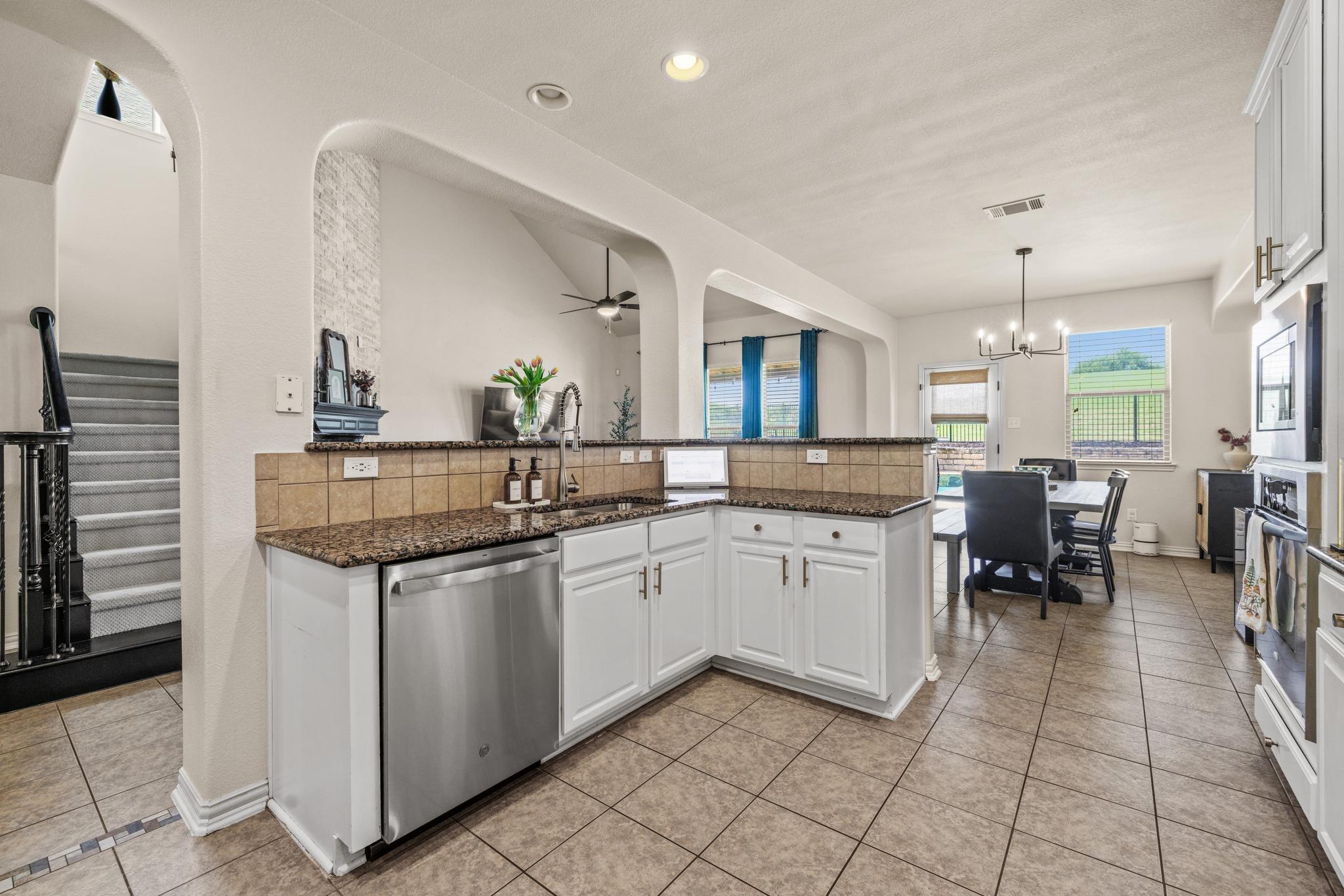 1625 Greenside Dr, Round Rock, TX 78665