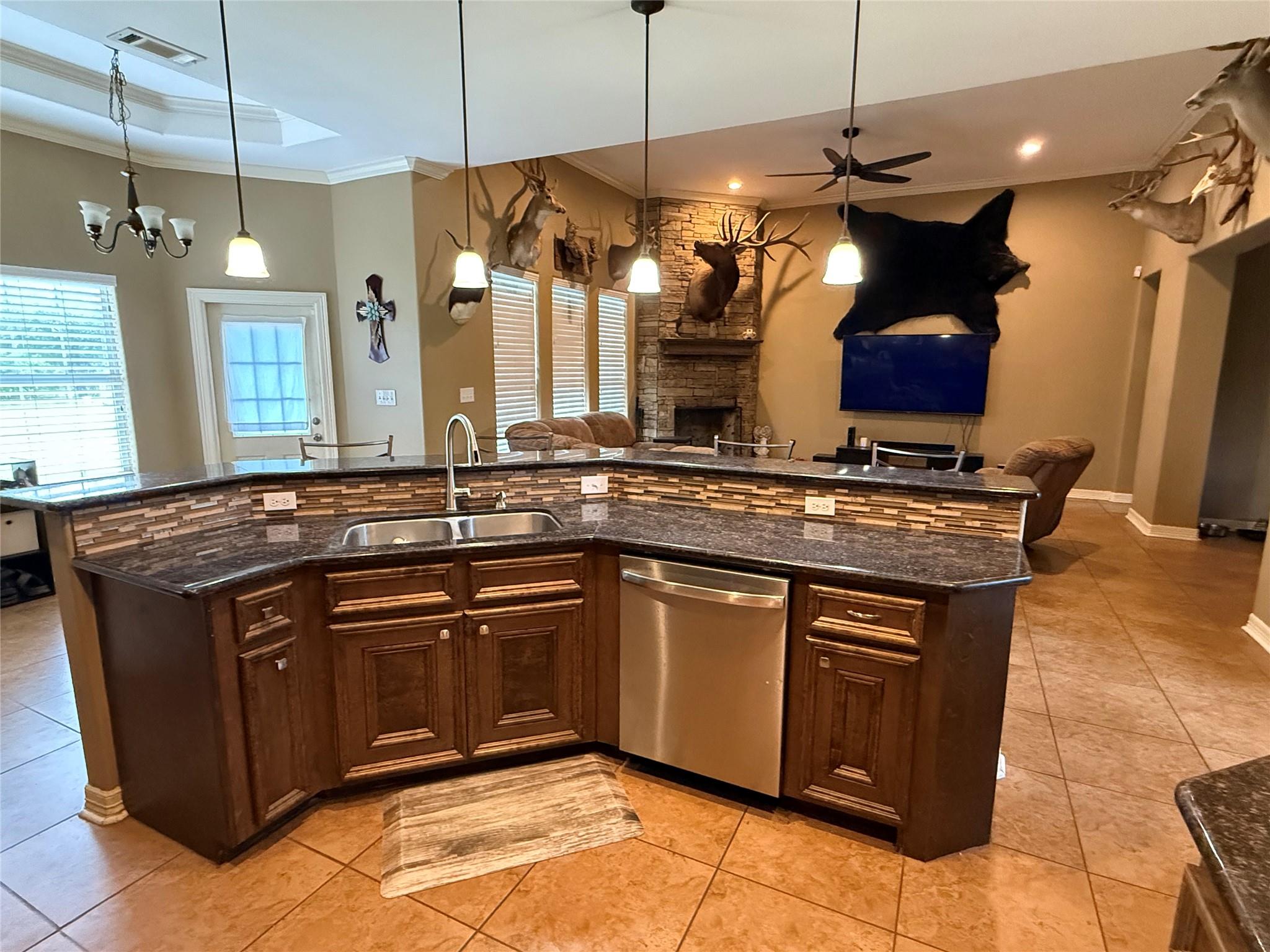 2015 Skrivanek Rd, Sealy, TX 77474