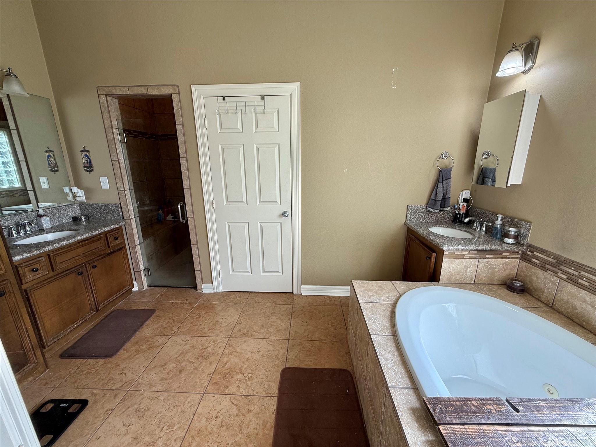 2015 Skrivanek Rd, Sealy, TX 77474