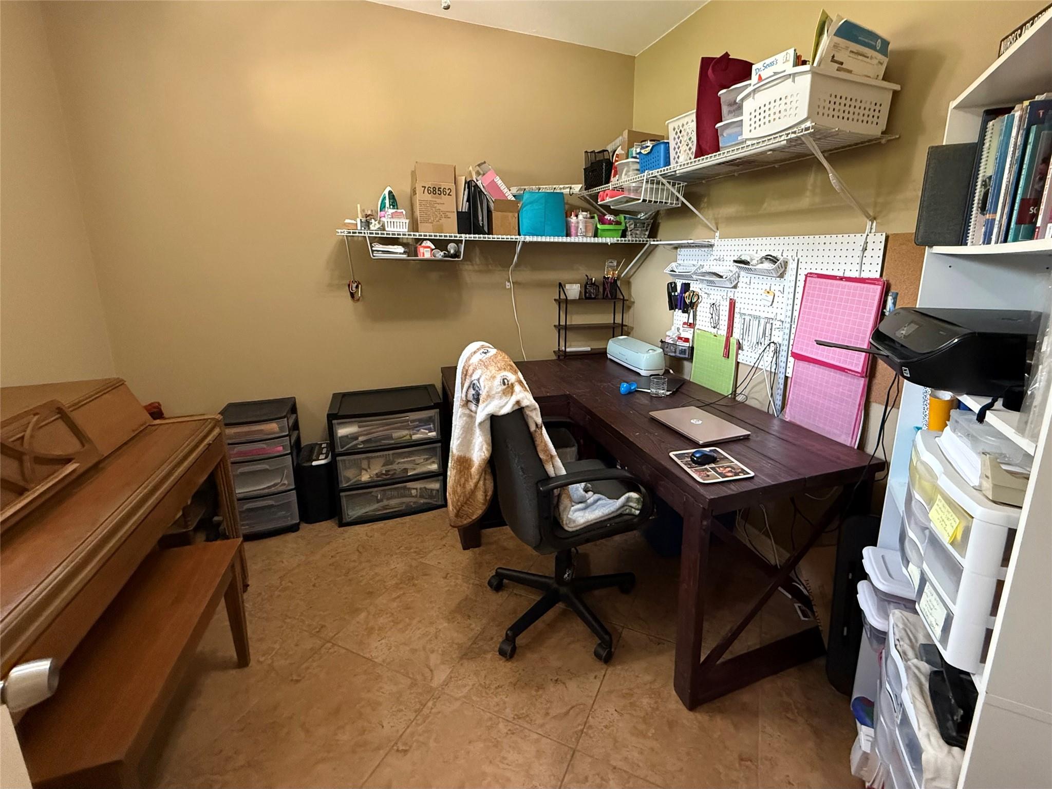 2015 Skrivanek Rd, Sealy, TX 77474