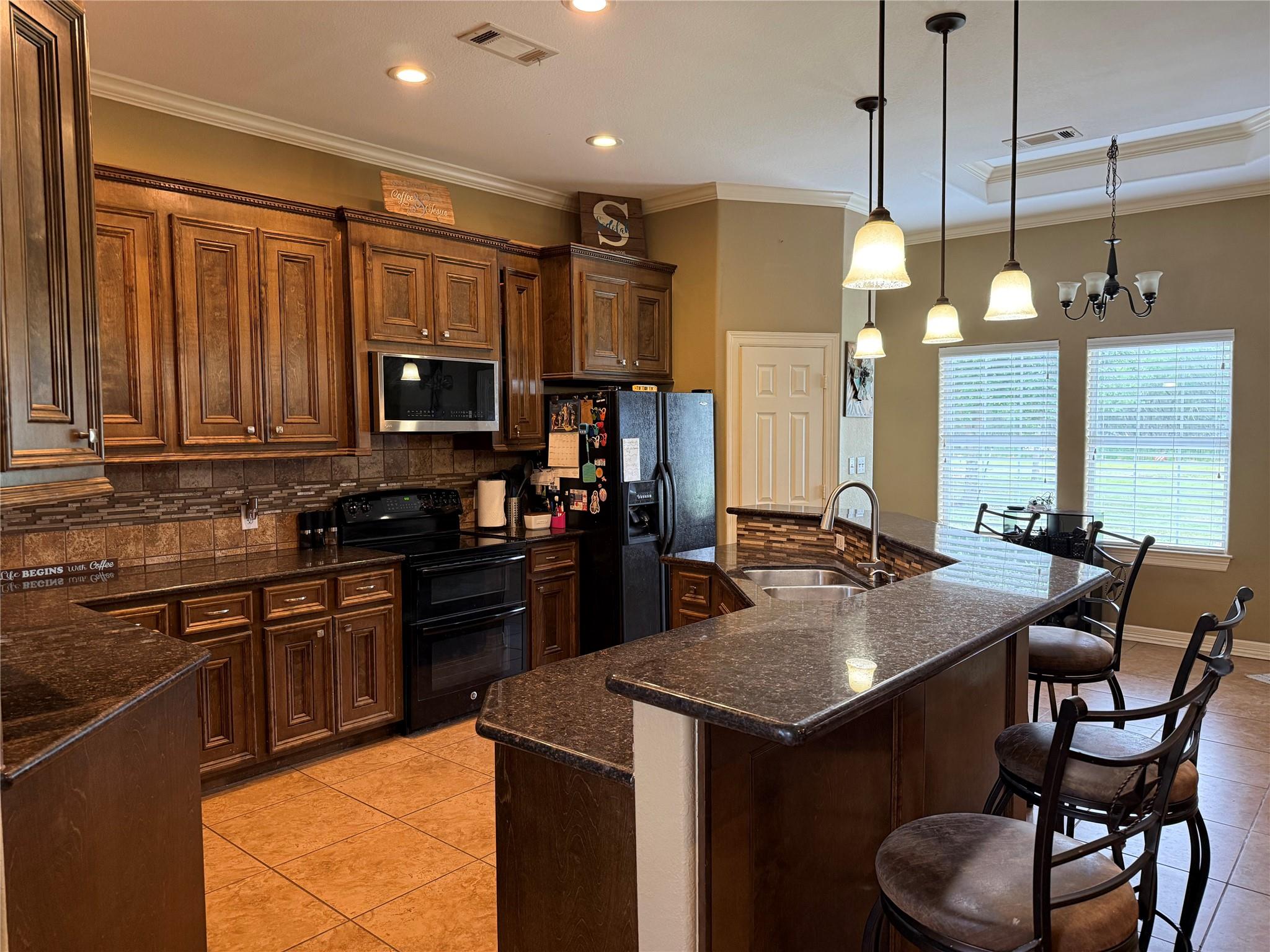 2015 Skrivanek Rd, Sealy, TX 77474