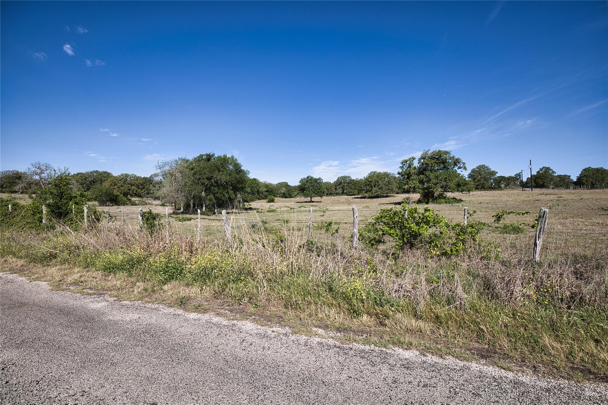 5250 Gravel Pit Rd, Kingsbury, TX 78155