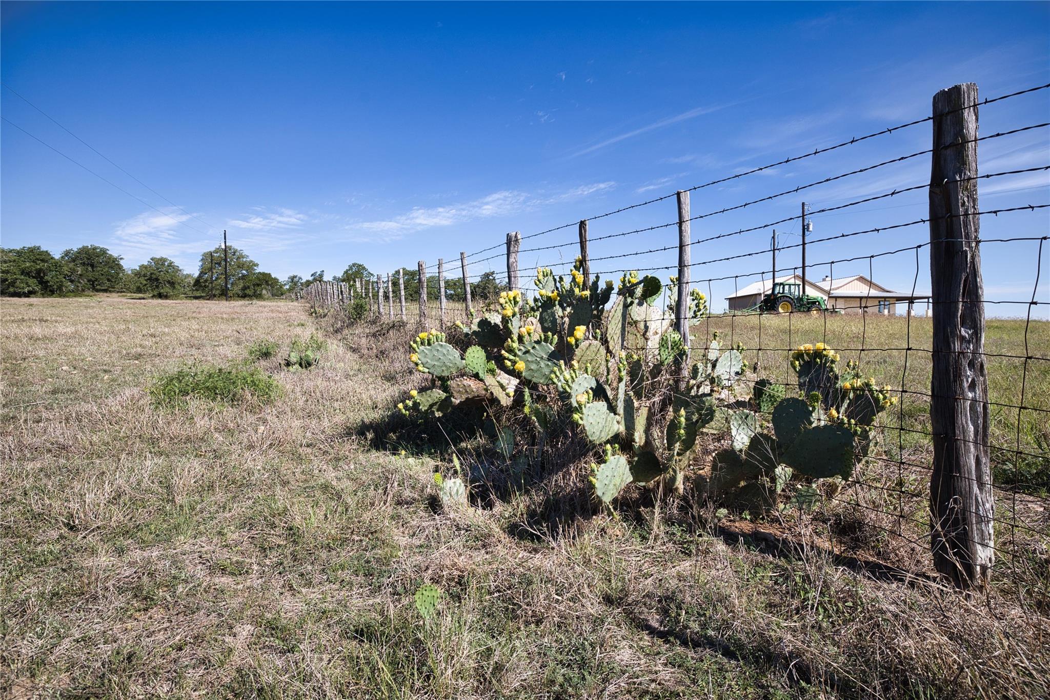 5250 Gravel Pit Rd, Kingsbury, TX 78155