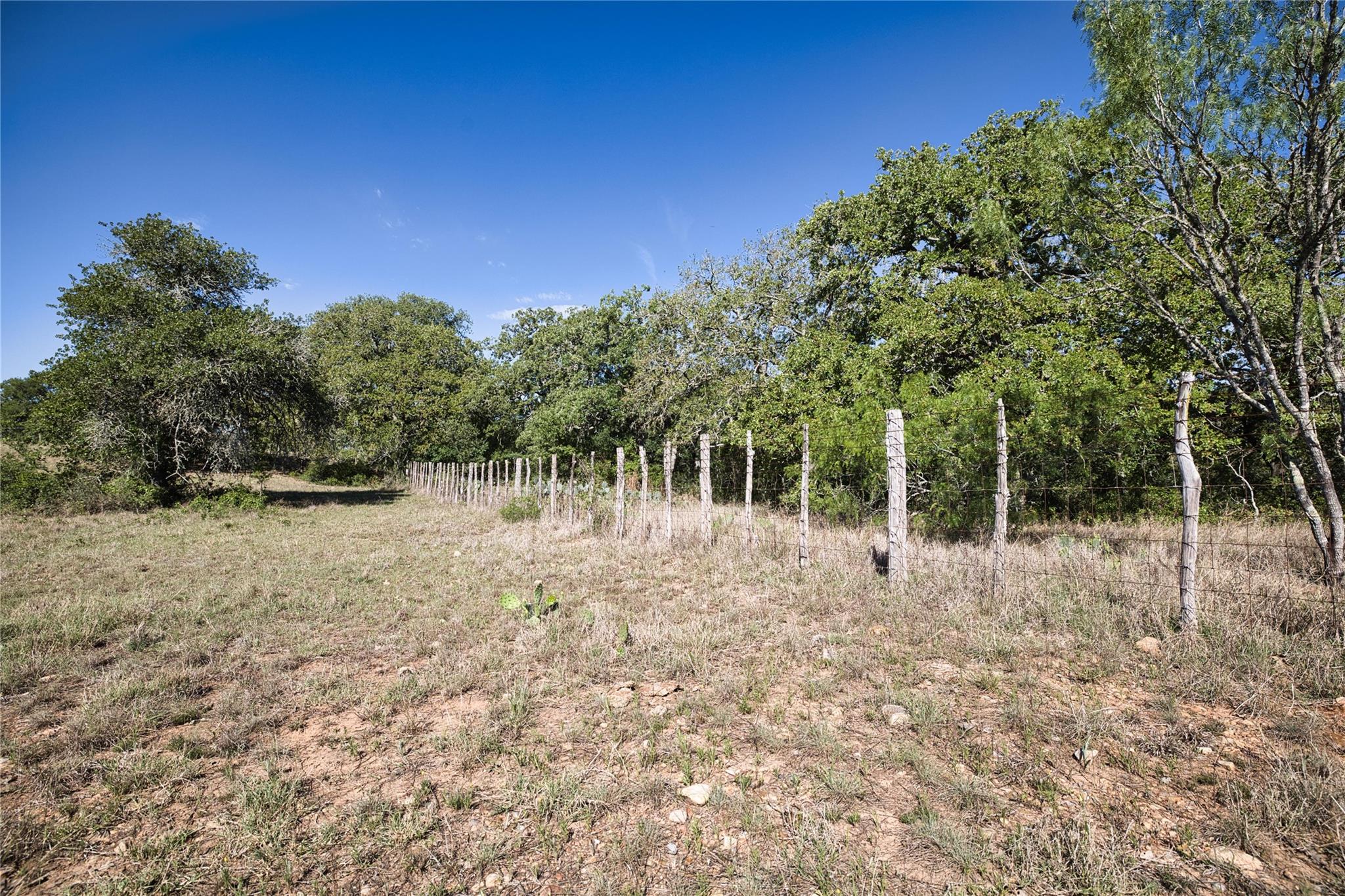 5250 Gravel Pit Rd, Kingsbury, TX 78155