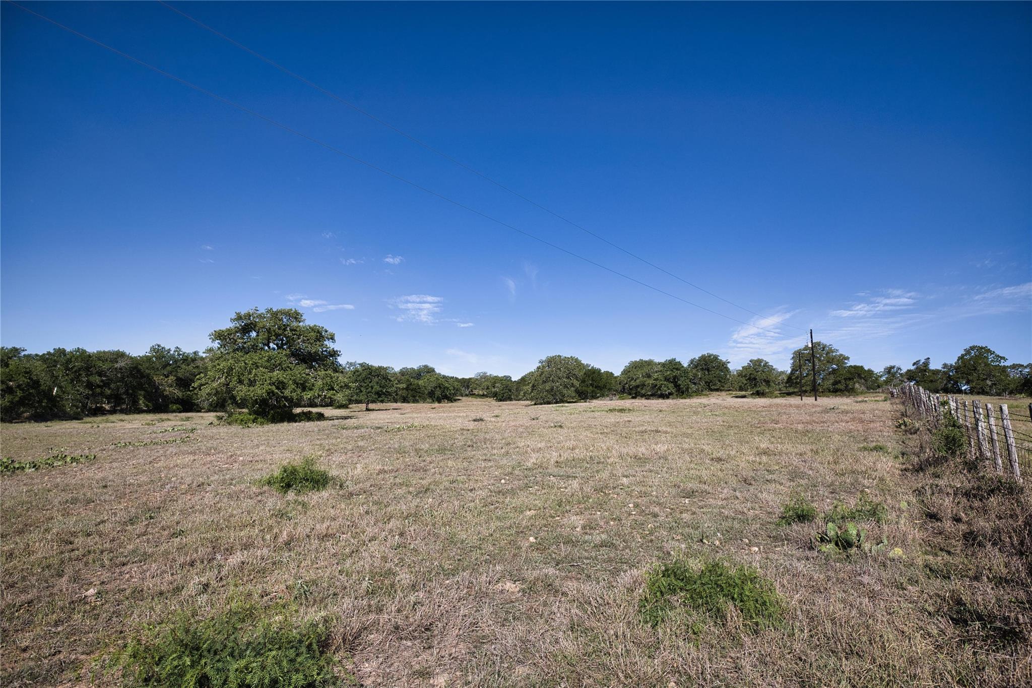 5250 Gravel Pit Rd, Kingsbury, TX 78155