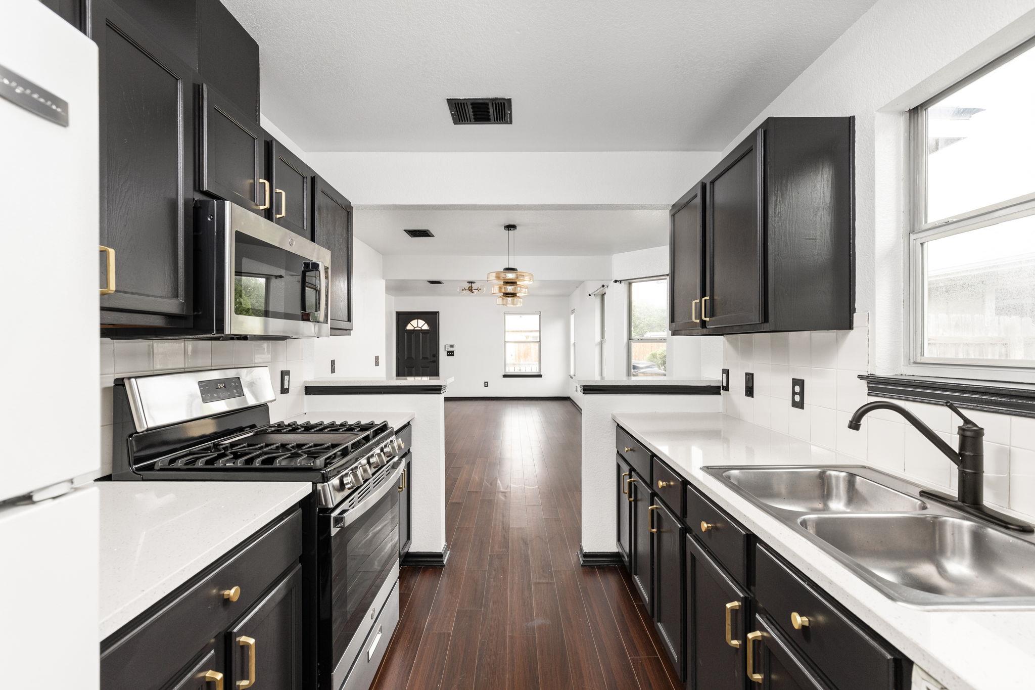 6908 Villita Cv, Austin, TX 78741