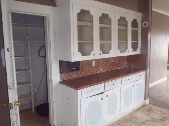 901 E Central Ave, Nixon, TX 78140