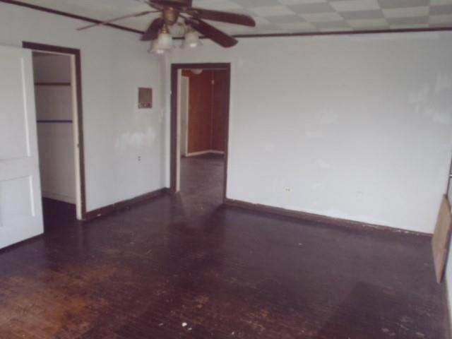 901 E Central Ave, Nixon, TX 78140