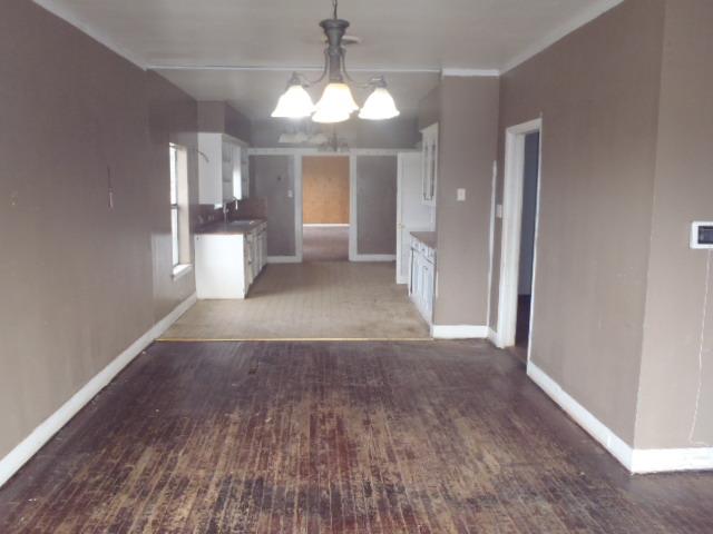 901 E Central Ave, Nixon, TX 78140